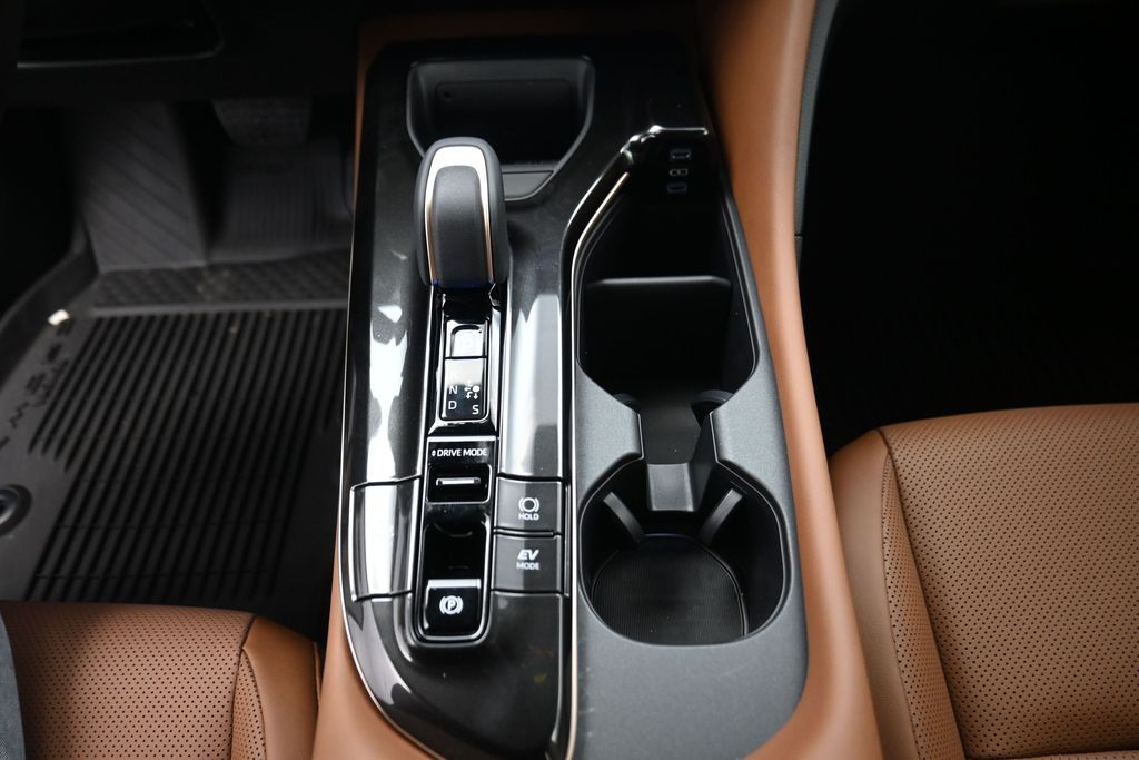 2026 Toyota Crown Signia Limited - 8