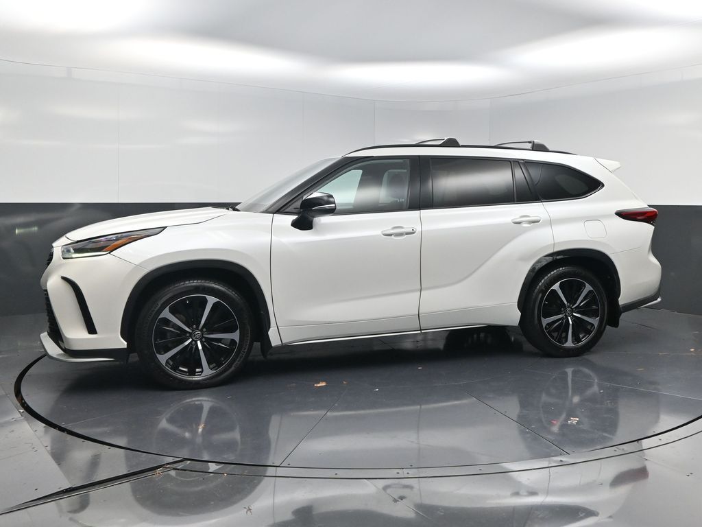 2021 Toyota Highlander XSE White at Autostrade