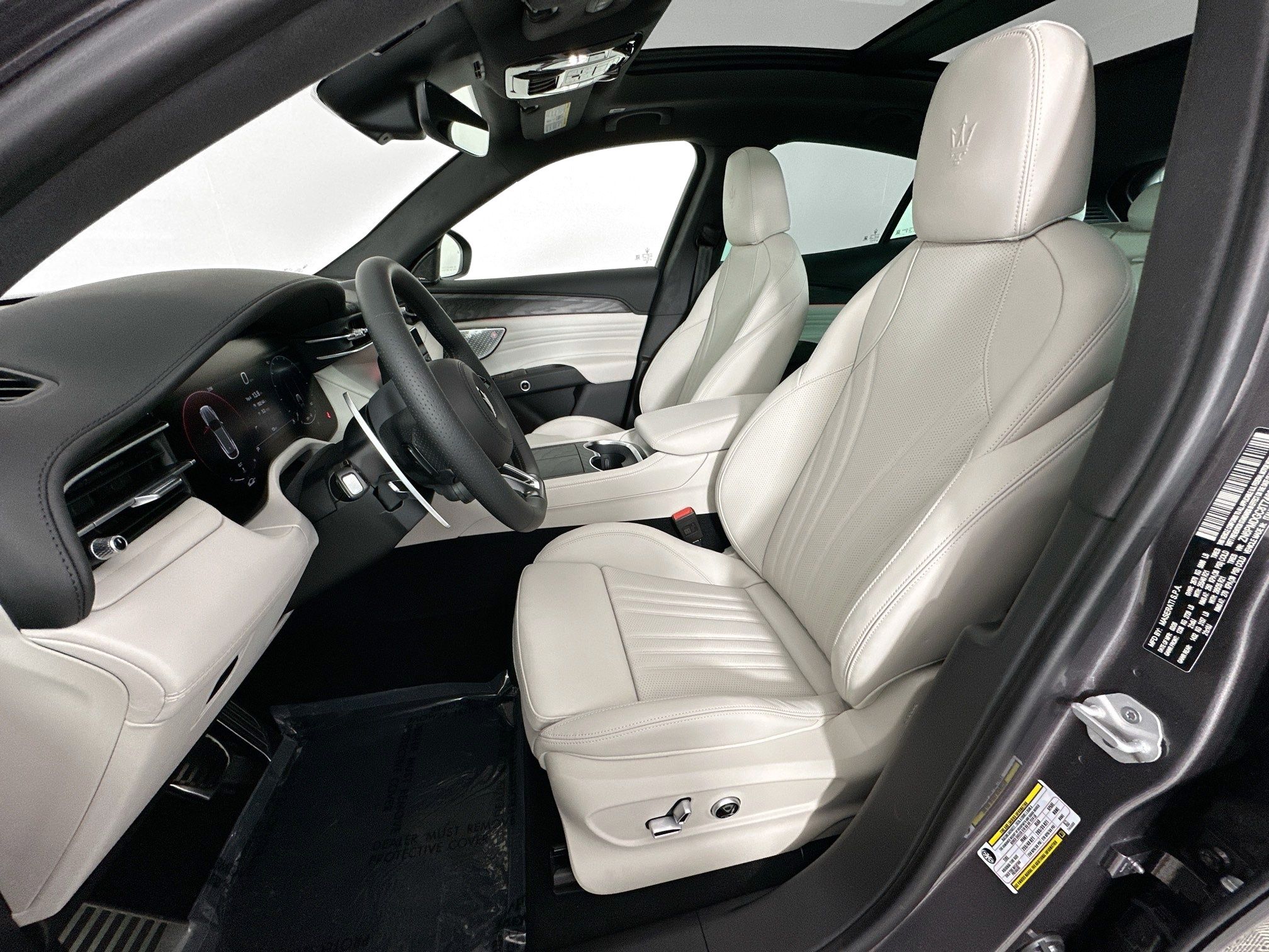 new 2026 Maserati Grecale car, priced at $94,765