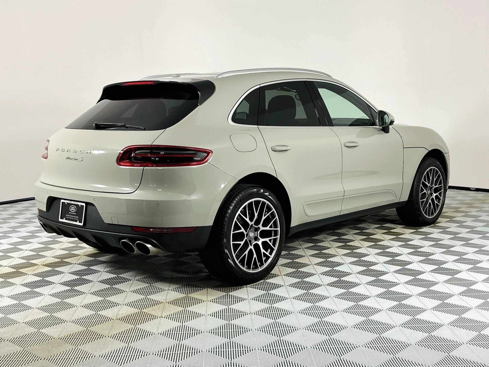 used 2018 Porsche Macan car