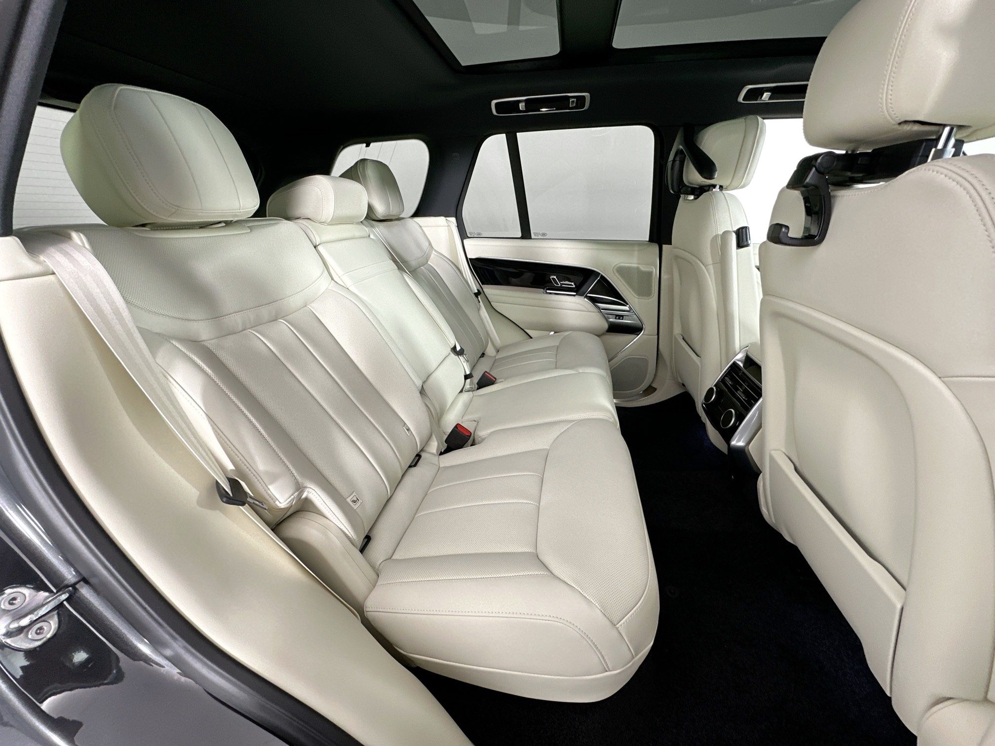 new 2026 Land Rover Range Rover car, priced at $130,615