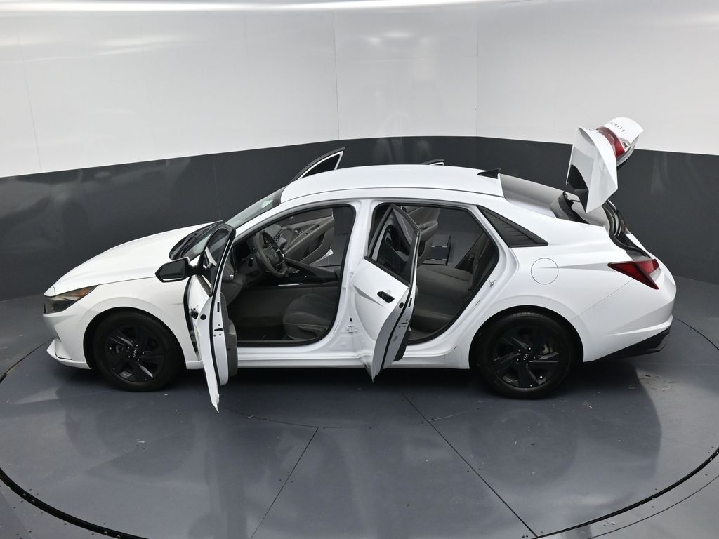 2021 Hyundai Elantra SEL White at Durrett Motor Company
