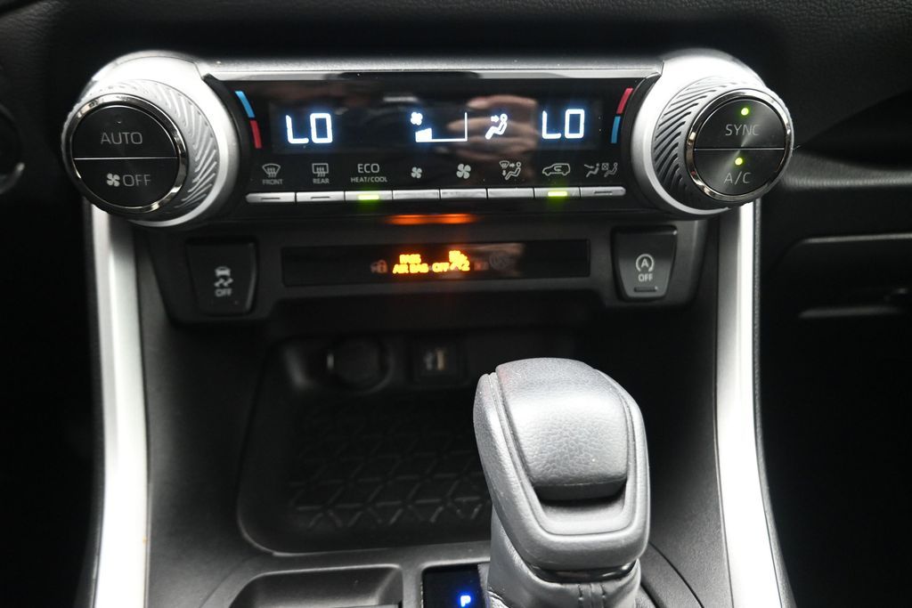 2023 Toyota RAV4 XLE - 8