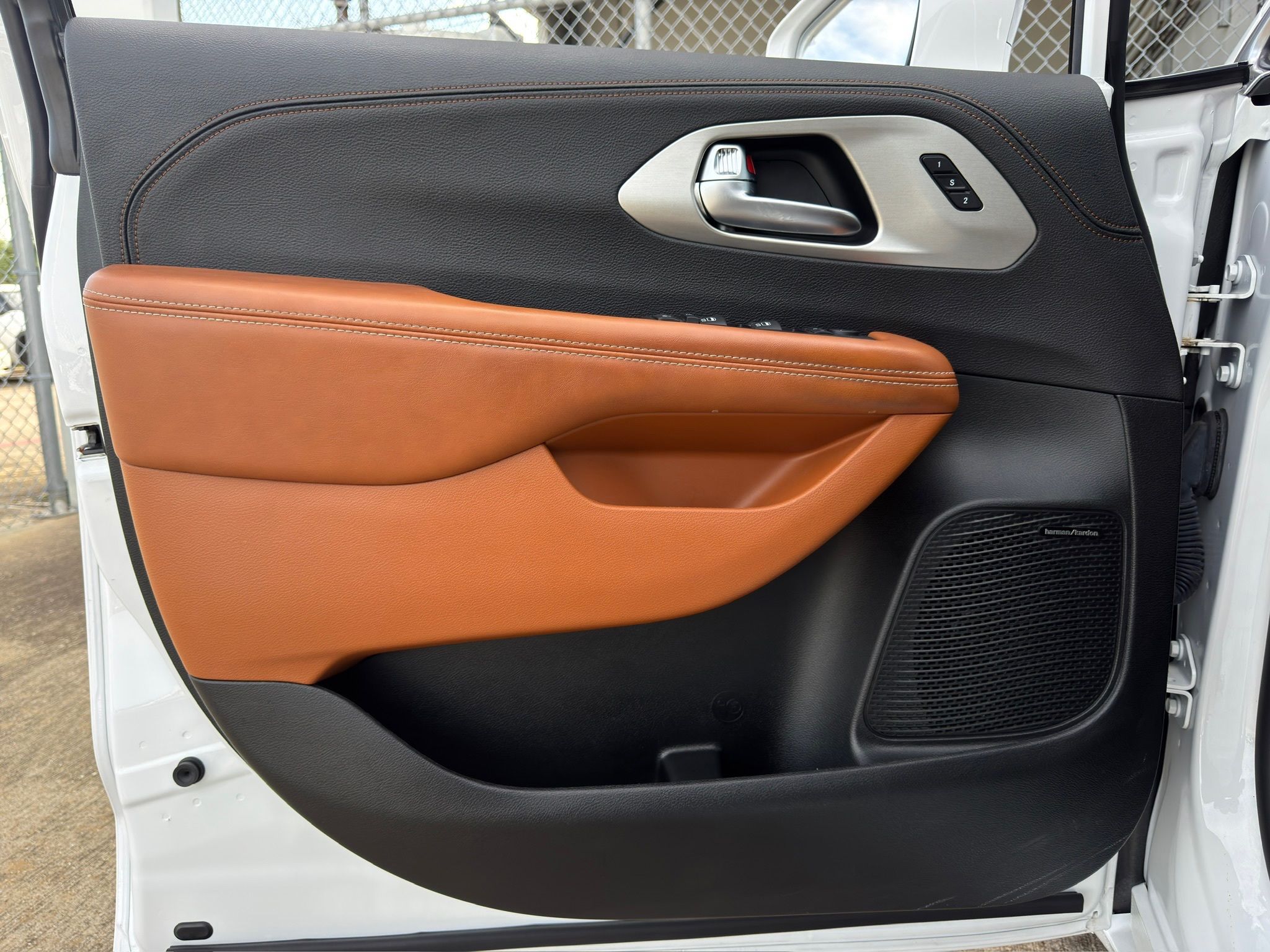2024 Chrysler Pacifica Pinnacle White at Community Honda