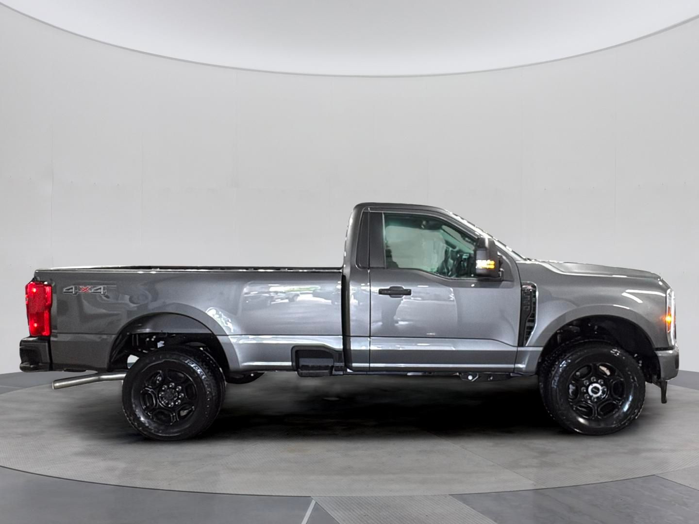 2026 Ford F-350 Super Duty XL - Photo 8