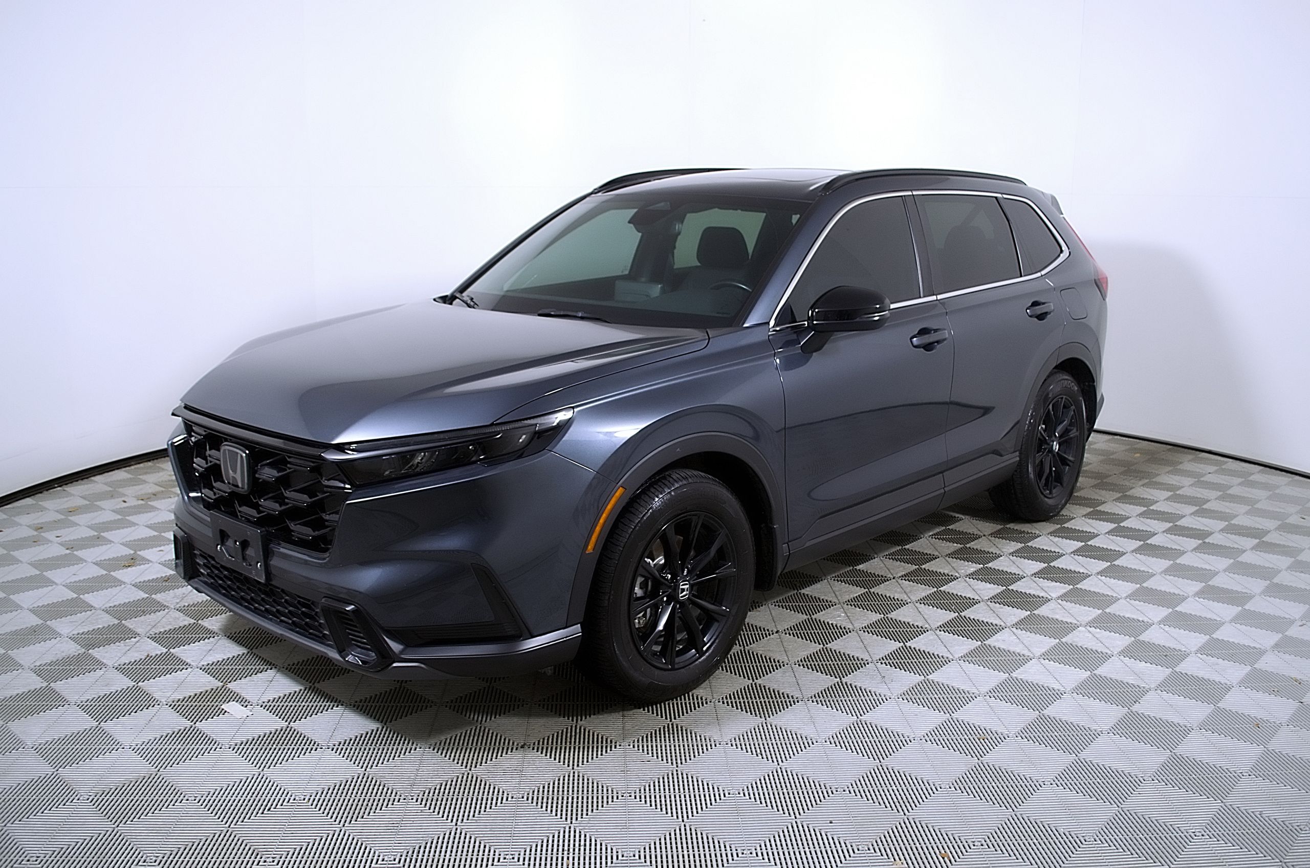 View vehicle photo 3