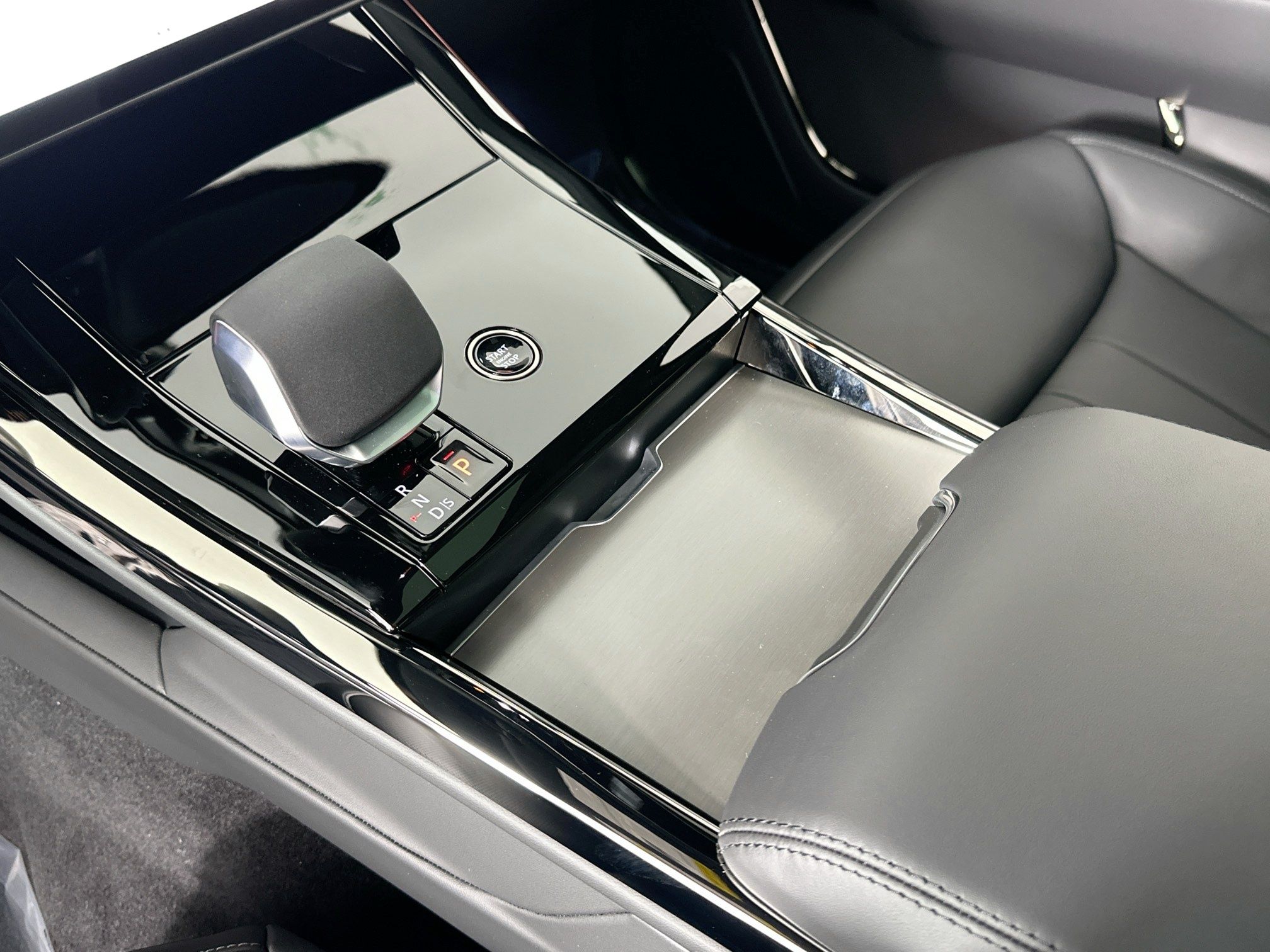 new 2026 Land Rover Range Rover Sport car, priced at $89,120