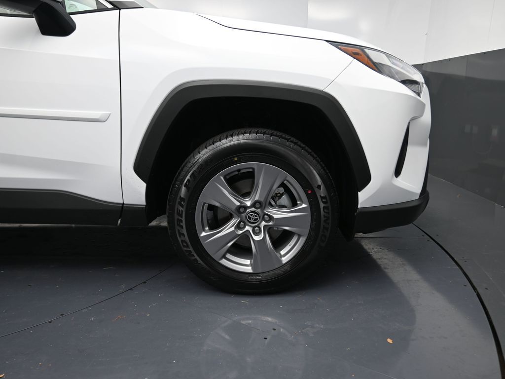 2025 Toyota RAV4 XLE - 4