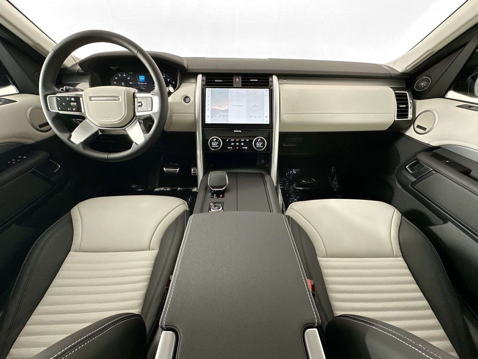 new 2025 Land Rover Discovery car, priced at $79,478