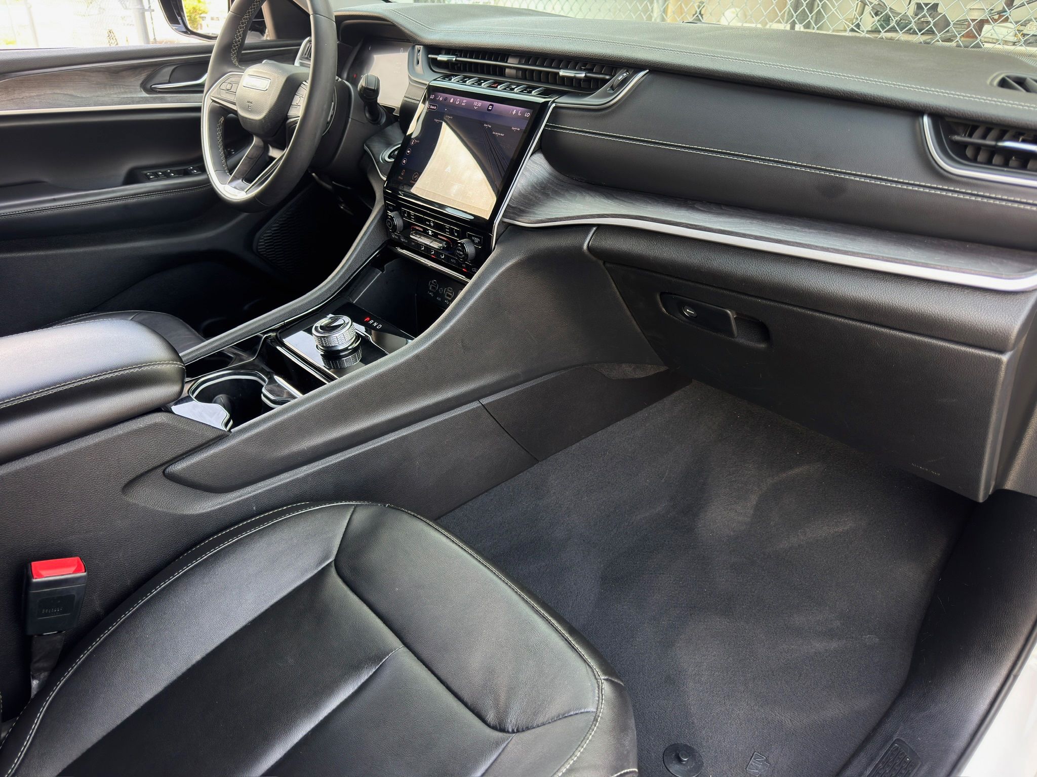 2023 Jeep Grand Cherokee Limited White at River Oaks CDJR