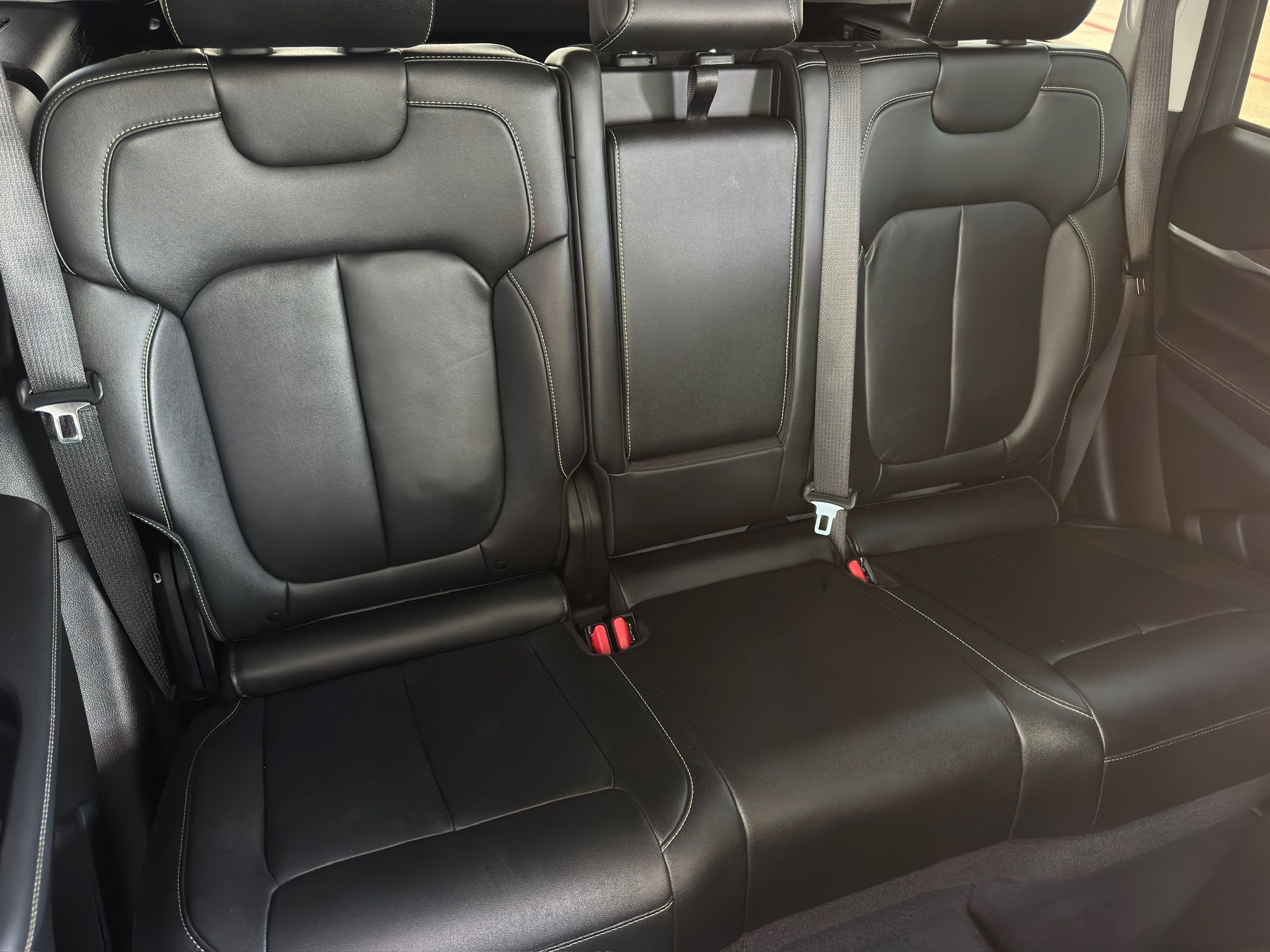 2023 Jeep Grand Cherokee Limited White at River Oaks CDJR