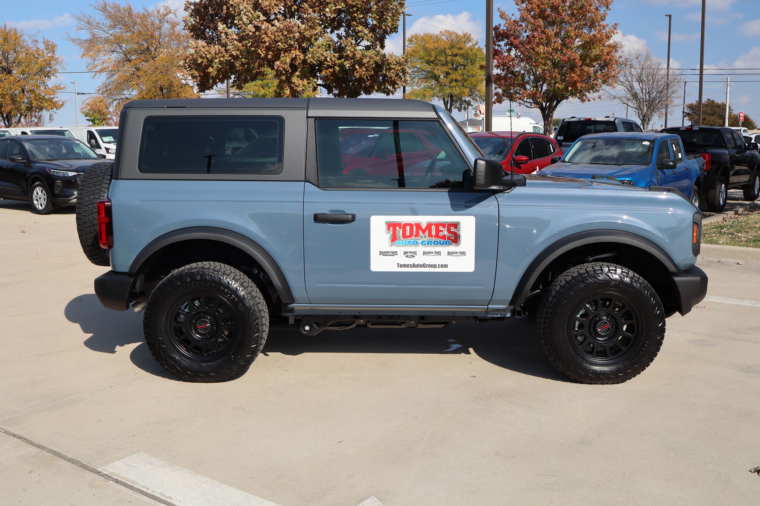 View vehicle photo 2