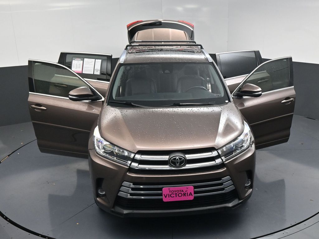2019 Toyota Highlander Limited Brown at Classic Elite Chevrolet Sugar Land