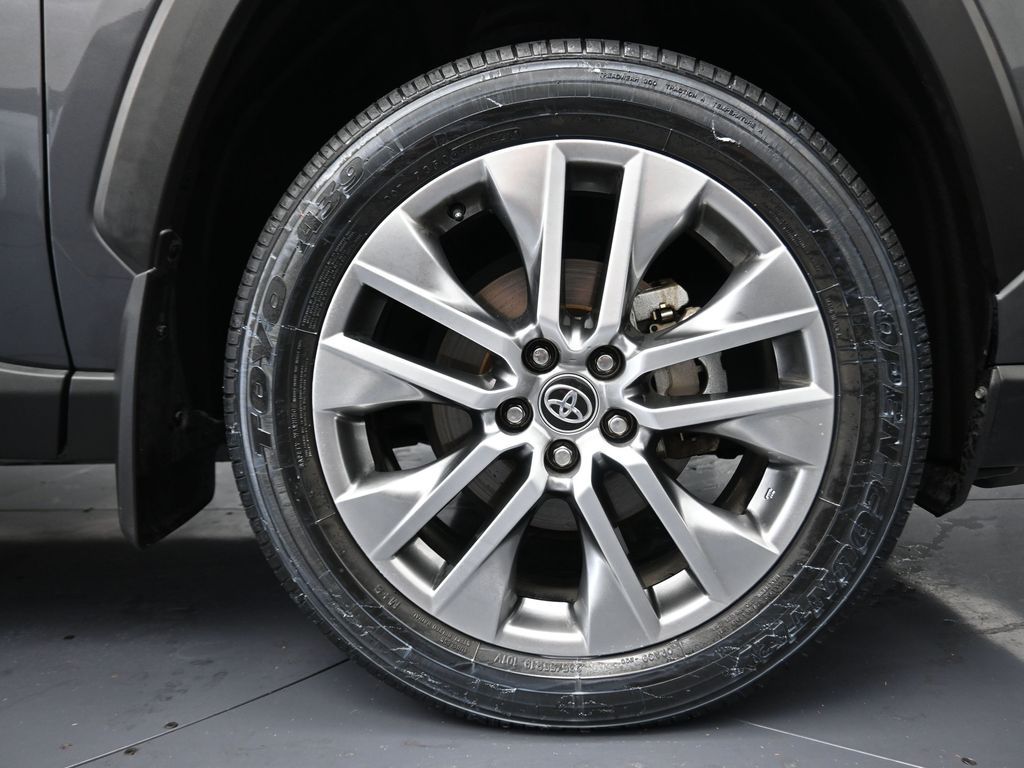 2023 Toyota RAV4 XLE Premium - 4