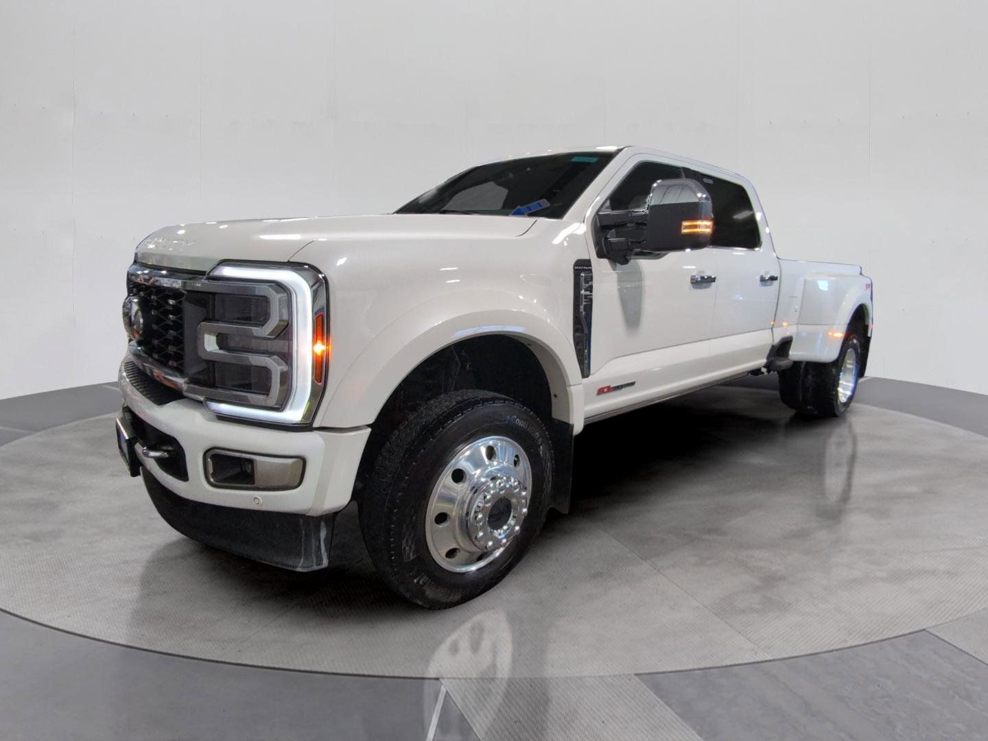 2024 Ford F-450SD Platinum