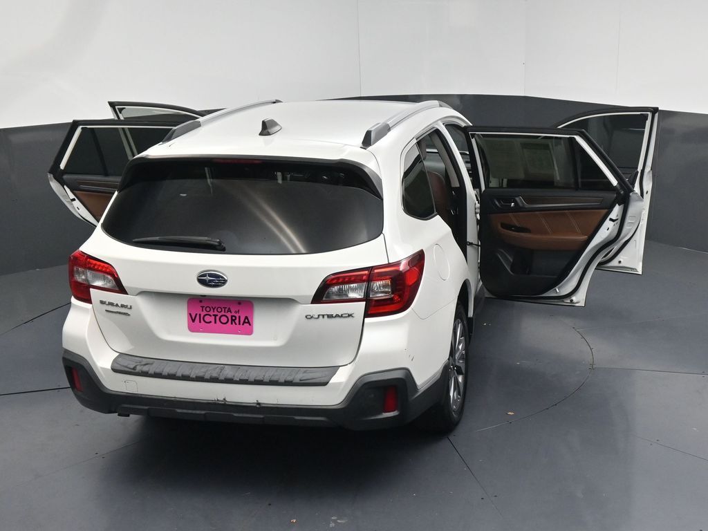 2019 Subaru Outback 2.5i White at Westside Lexus