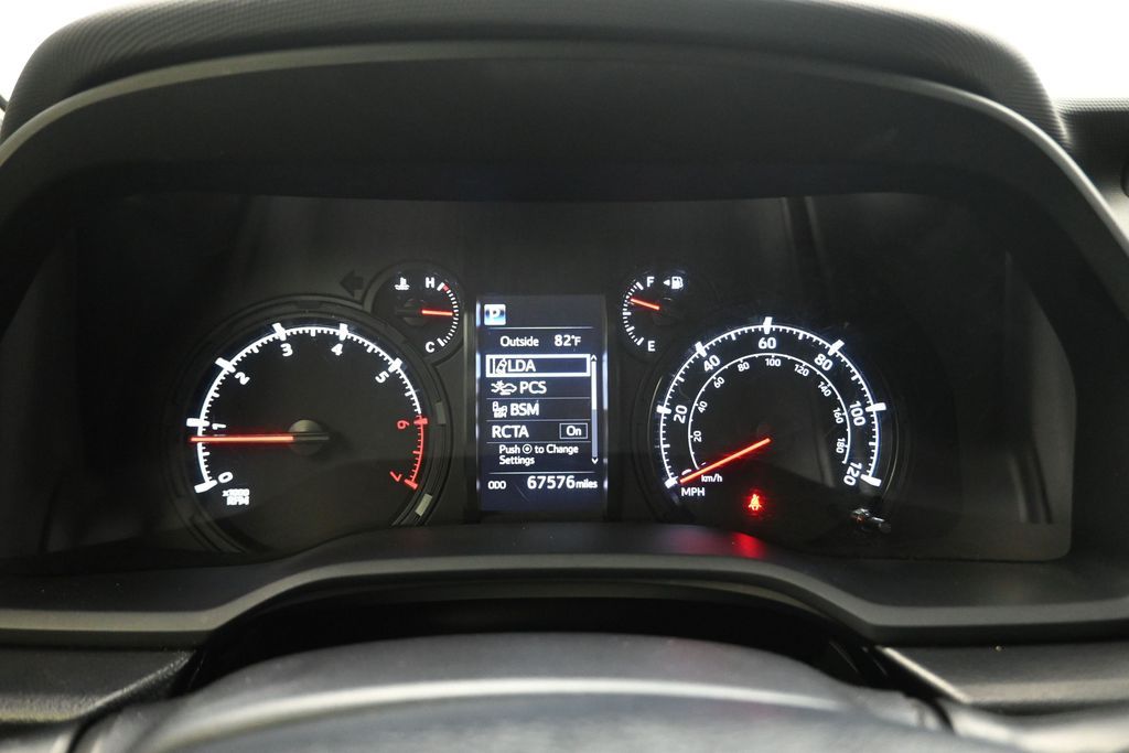 2023 Toyota 4Runner SR5 Premium - 6