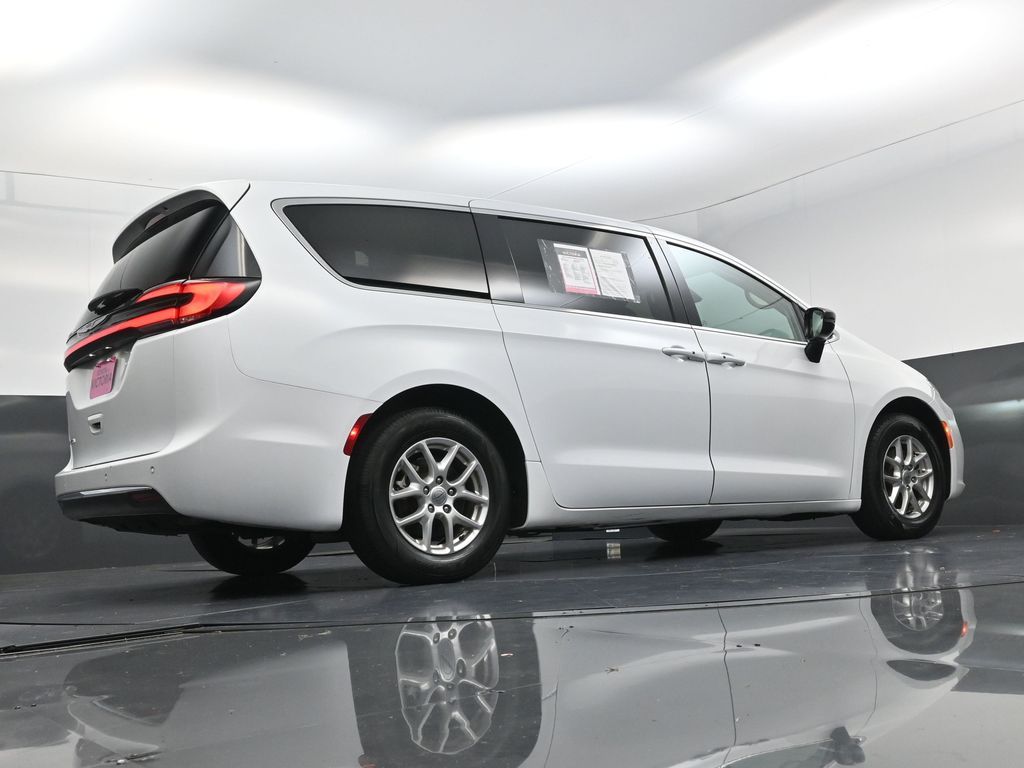 2024 Chrysler Pacifica Touring L White at Texan Dodge Chrysler Jeep Ram