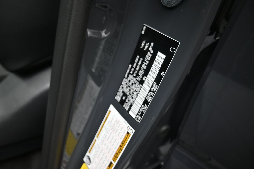 2026 Toyota 4Runner i-FORCE MAX Hybrid TRD Off Road Premium - 8