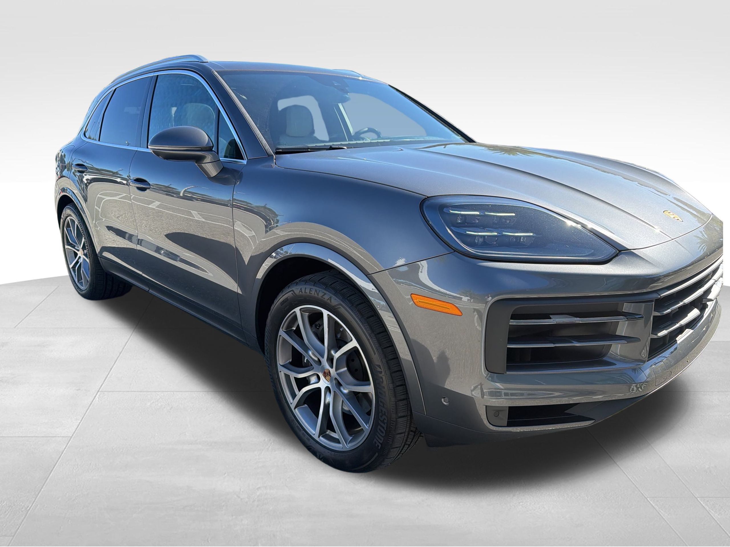 2025 Porsche Cayenne Base's photo