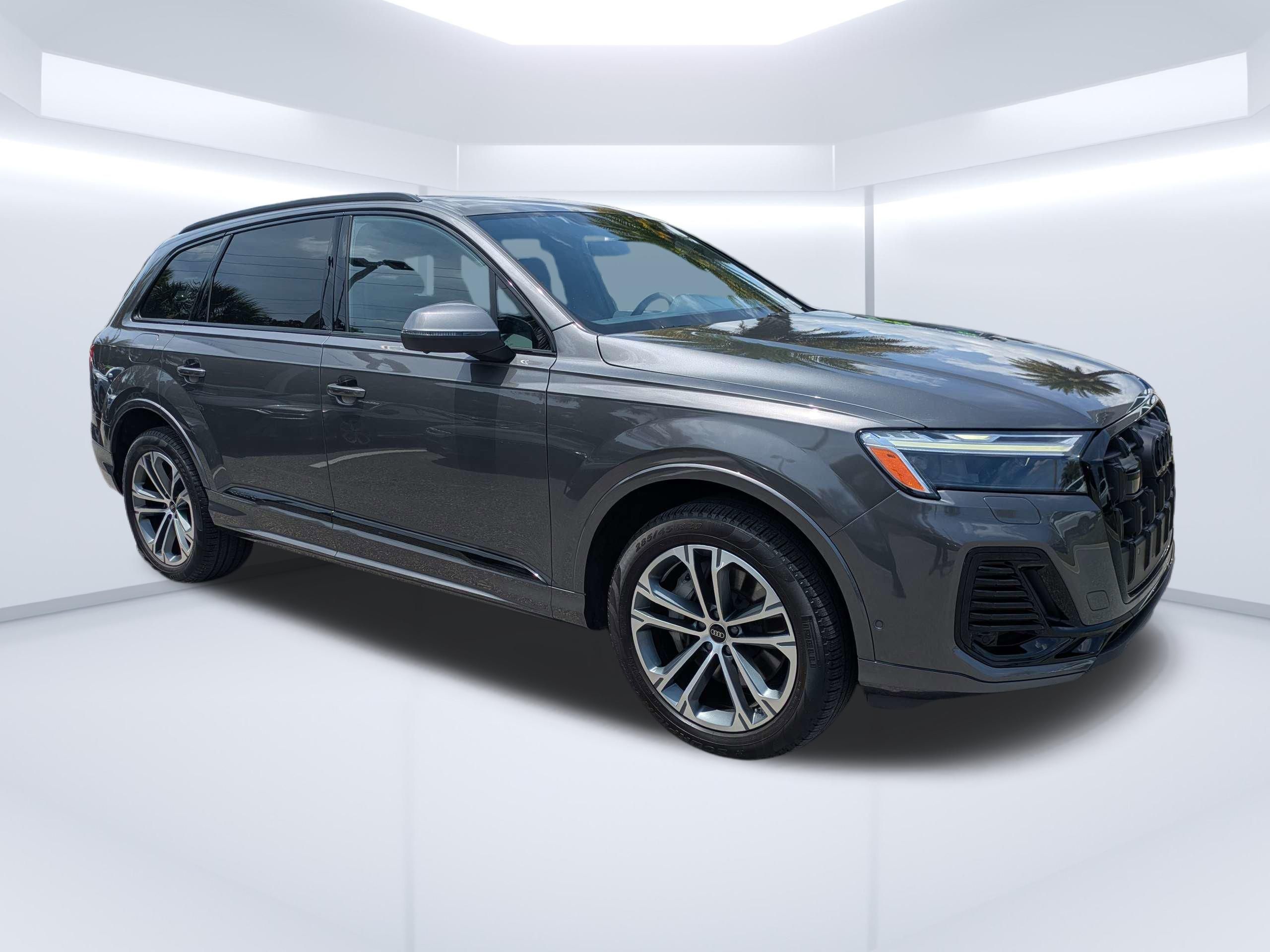 2025 Audi Q7 45 Premium Plus quattro Tiptronic's photo