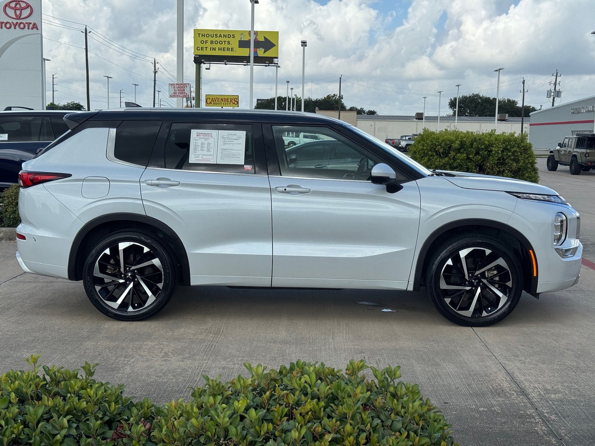 2023 Mitsubishi Outlander SEL  at North Houston Mitsubishi