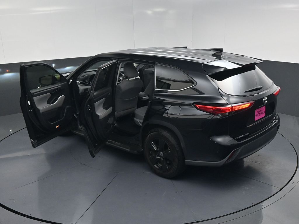 2022 Toyota Highlander LE Black at Victoria Chrysler Dodge Jeep Ram