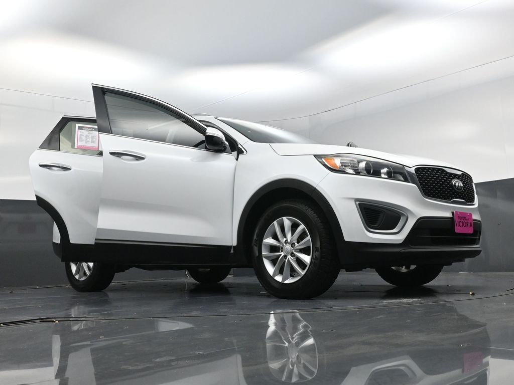 2017 Kia Sorento LX White at Toyota of Victoria