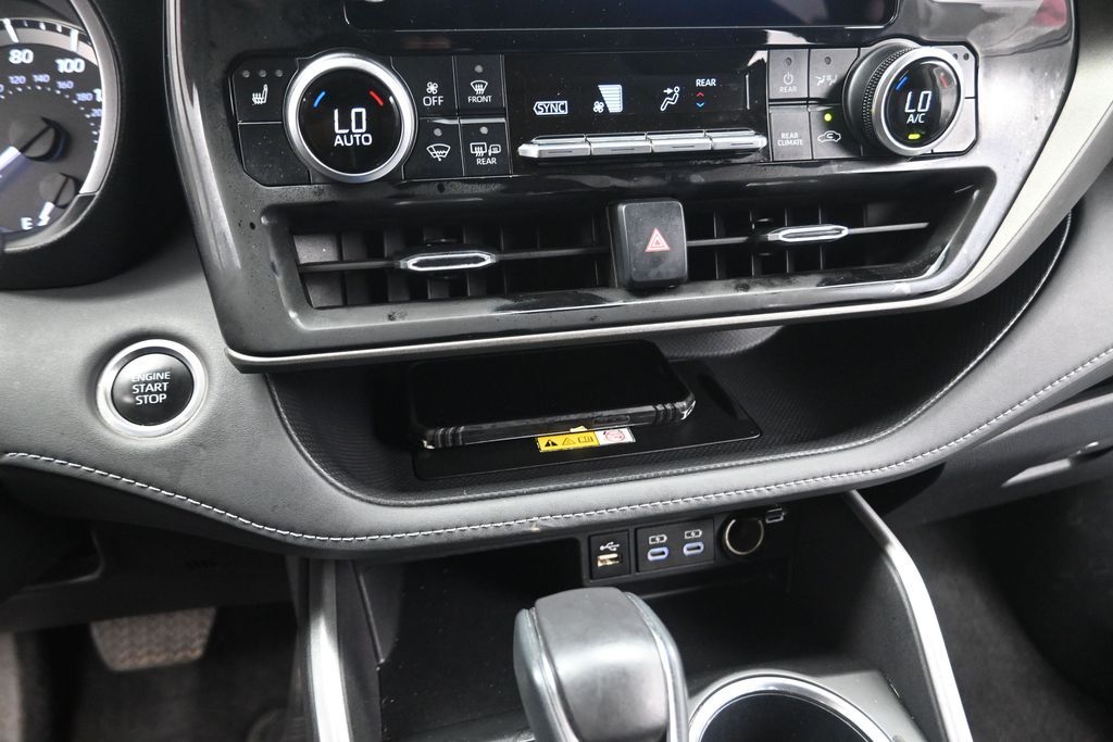 2024 Toyota Highlander XLE Silver at Monument Chevrolet
