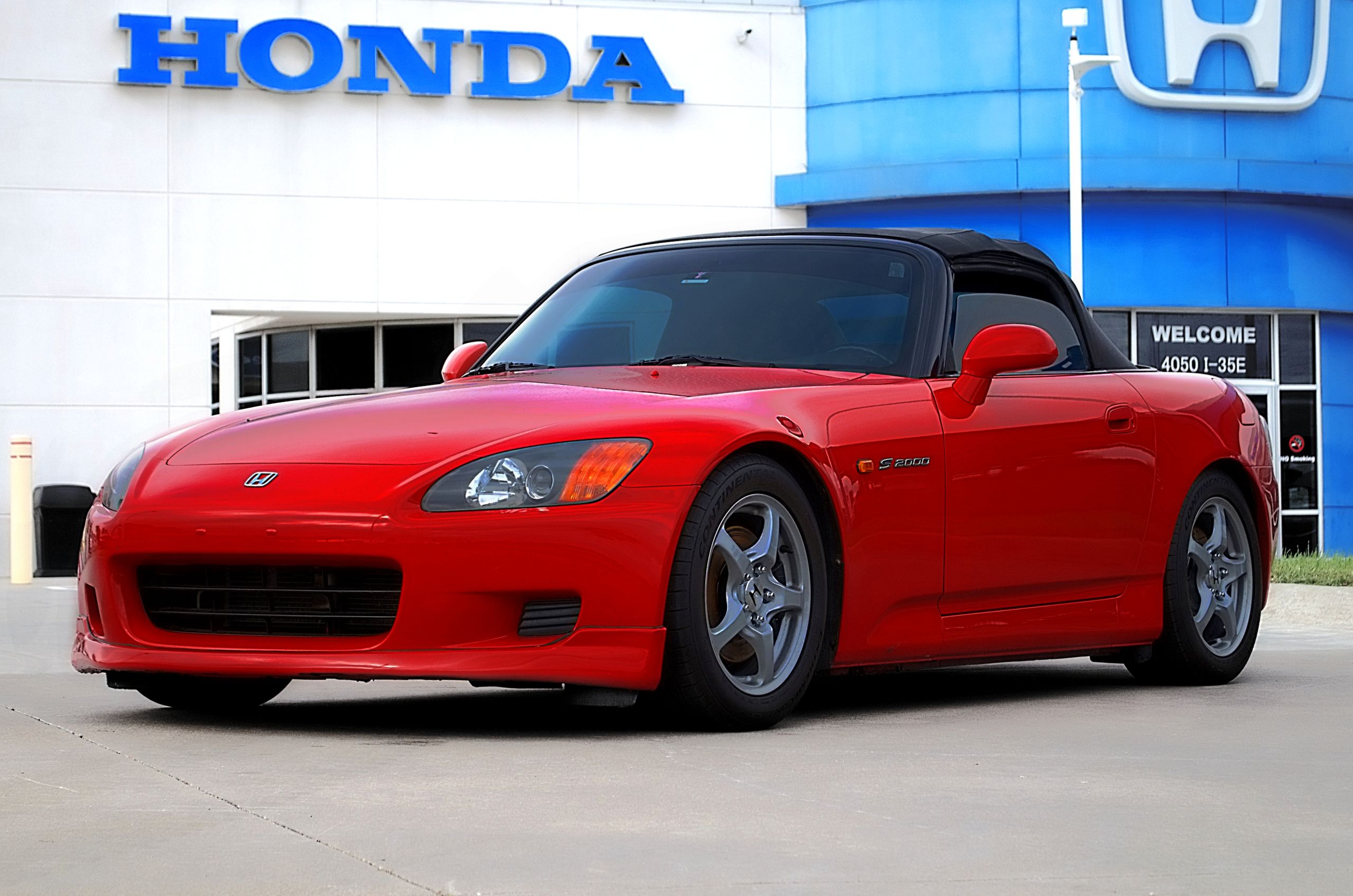 New Formula Red 2000 Honda S2000 Roadster Convertible Rear-Wheel Drive 6-Speed Manual