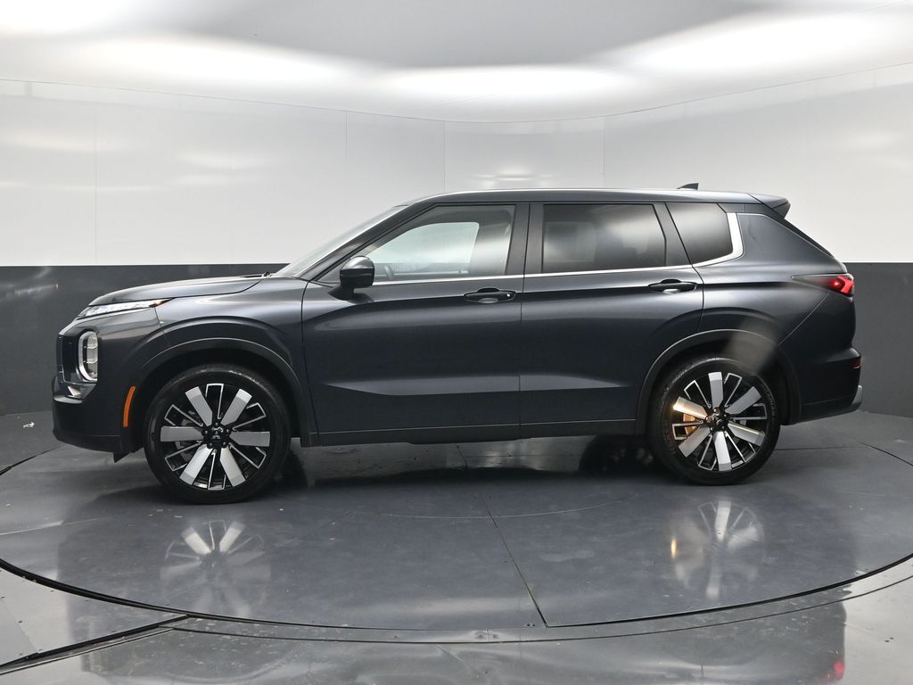 2025 Mitsubishi Outlander SE Silver at North Houston Mitsubishi
