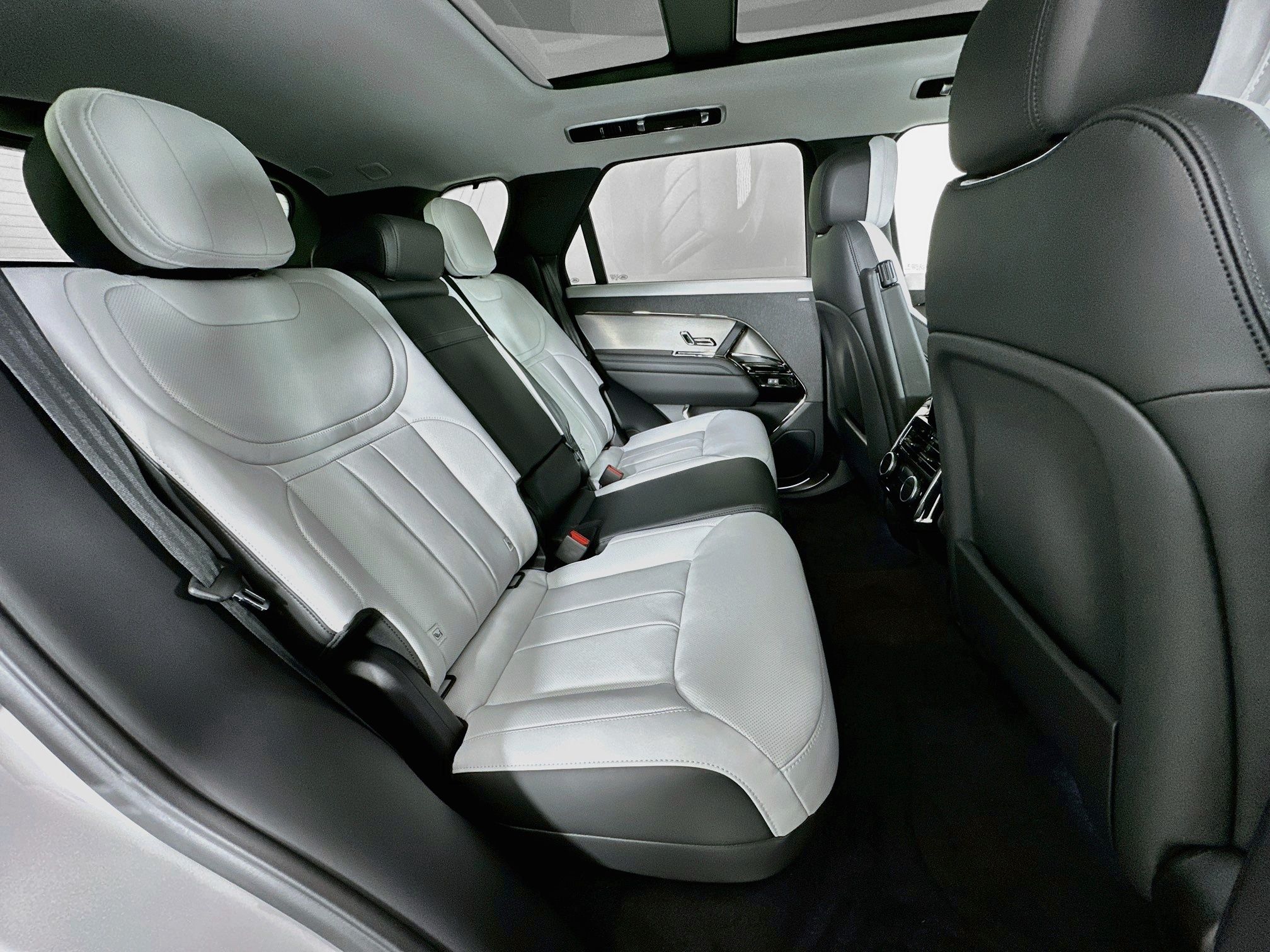 new 2026 Land Rover Range Rover Sport car, priced at $102,805