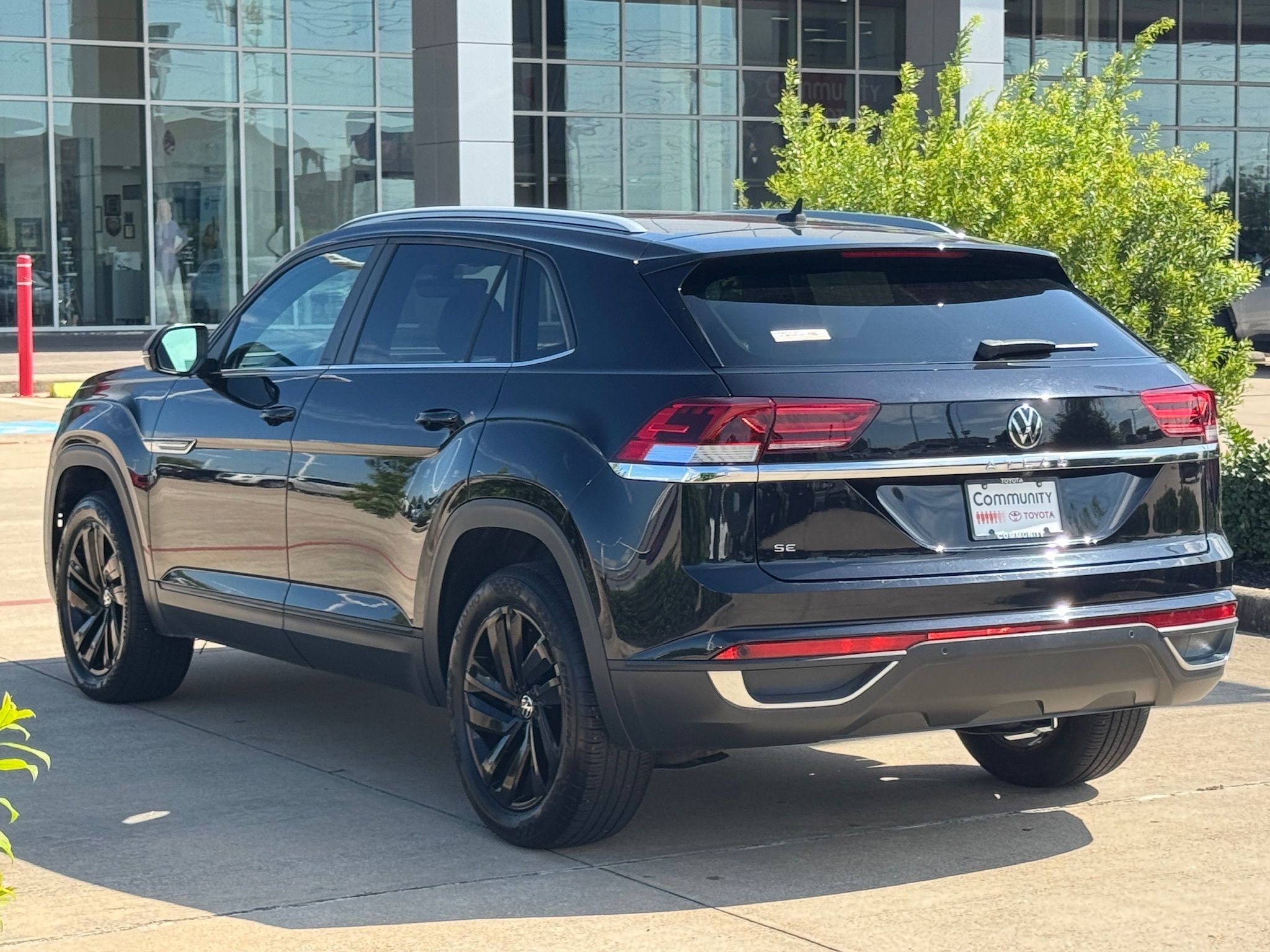 2022 Volkswagen Atlas Cross Sport 2.0T SE w/Technology  at DeMontrond Automotive Group