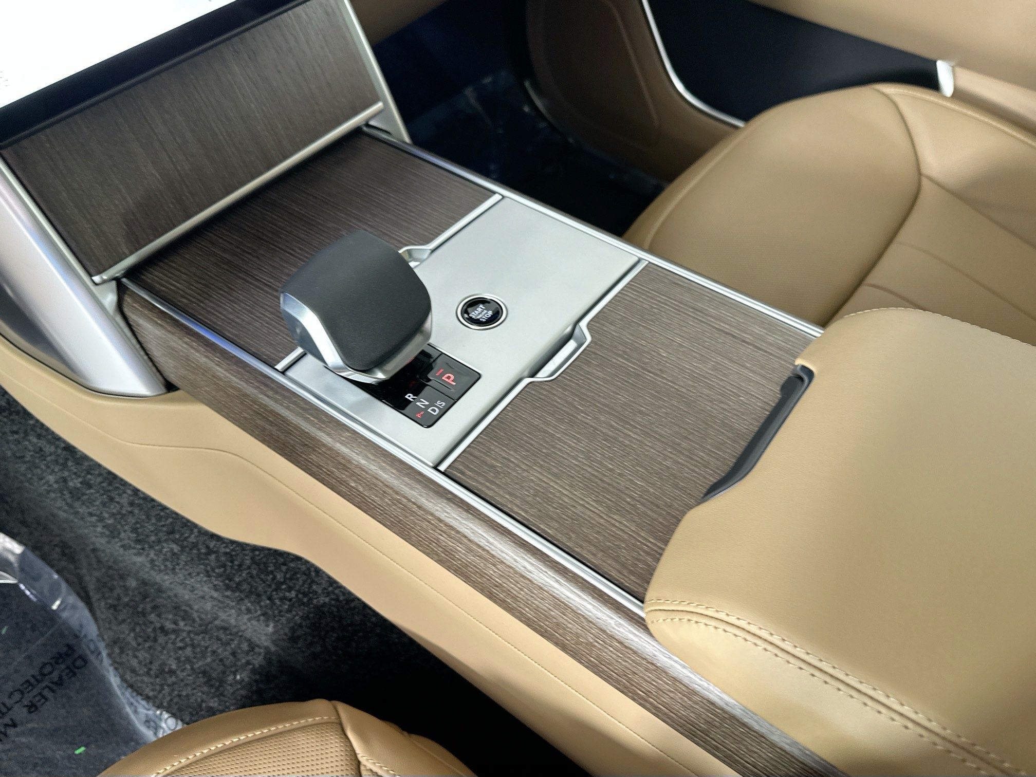 new 2026 Land Rover Range Rover Plug-In Hybrid car, priced at $134,950