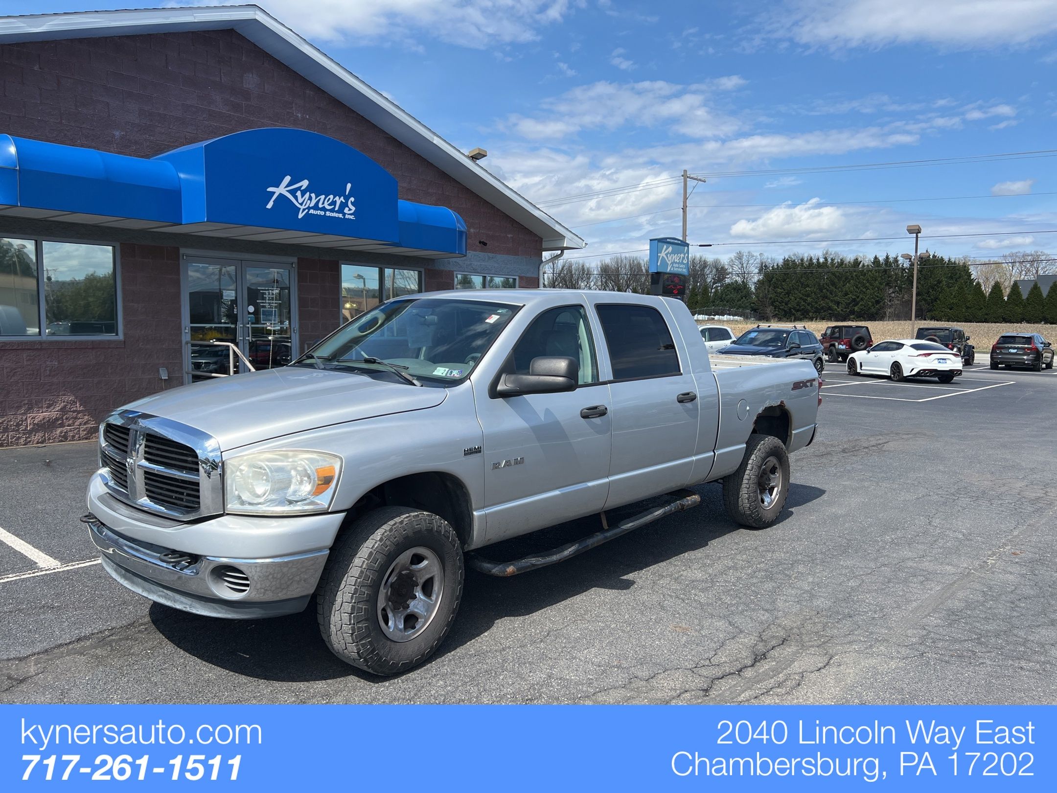 Bright Silver Metallic Clearcoat 2008 Dodge RAM 1500 Pickup Truck 5-Speed Automatic