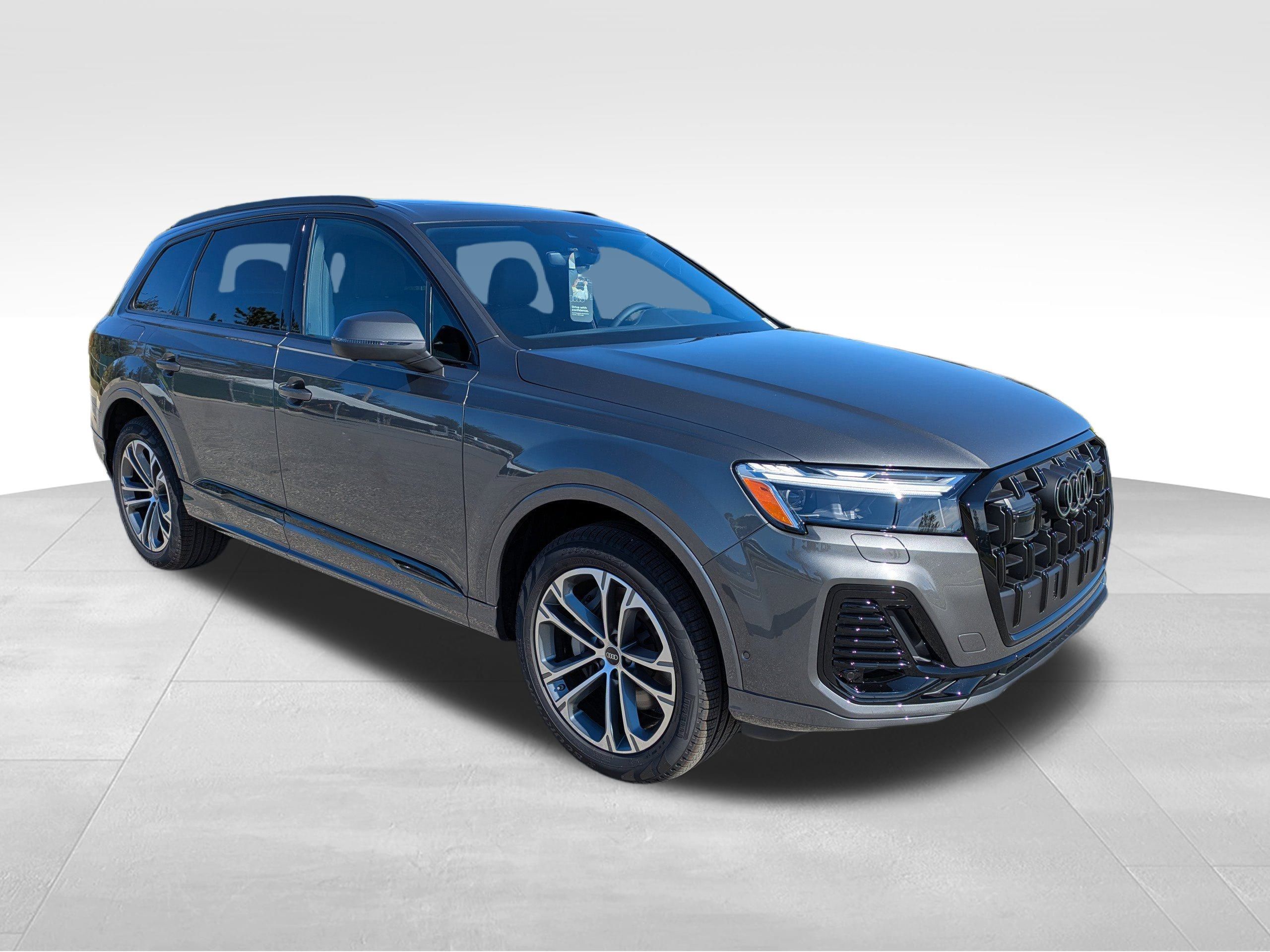 2026 Audi Q7 45 Premium photo 2