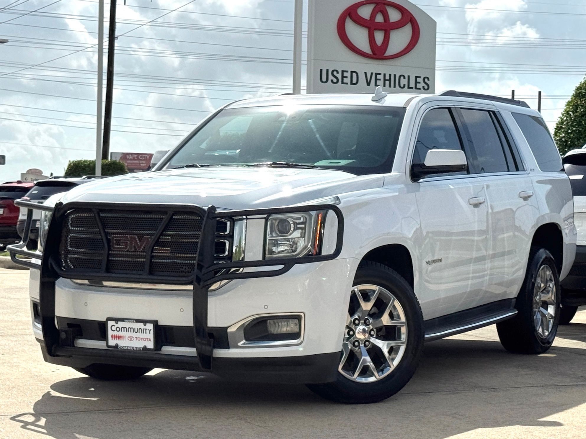 2017 GMC Yukon SLT White at Bayway Cadillac of The Woodlands