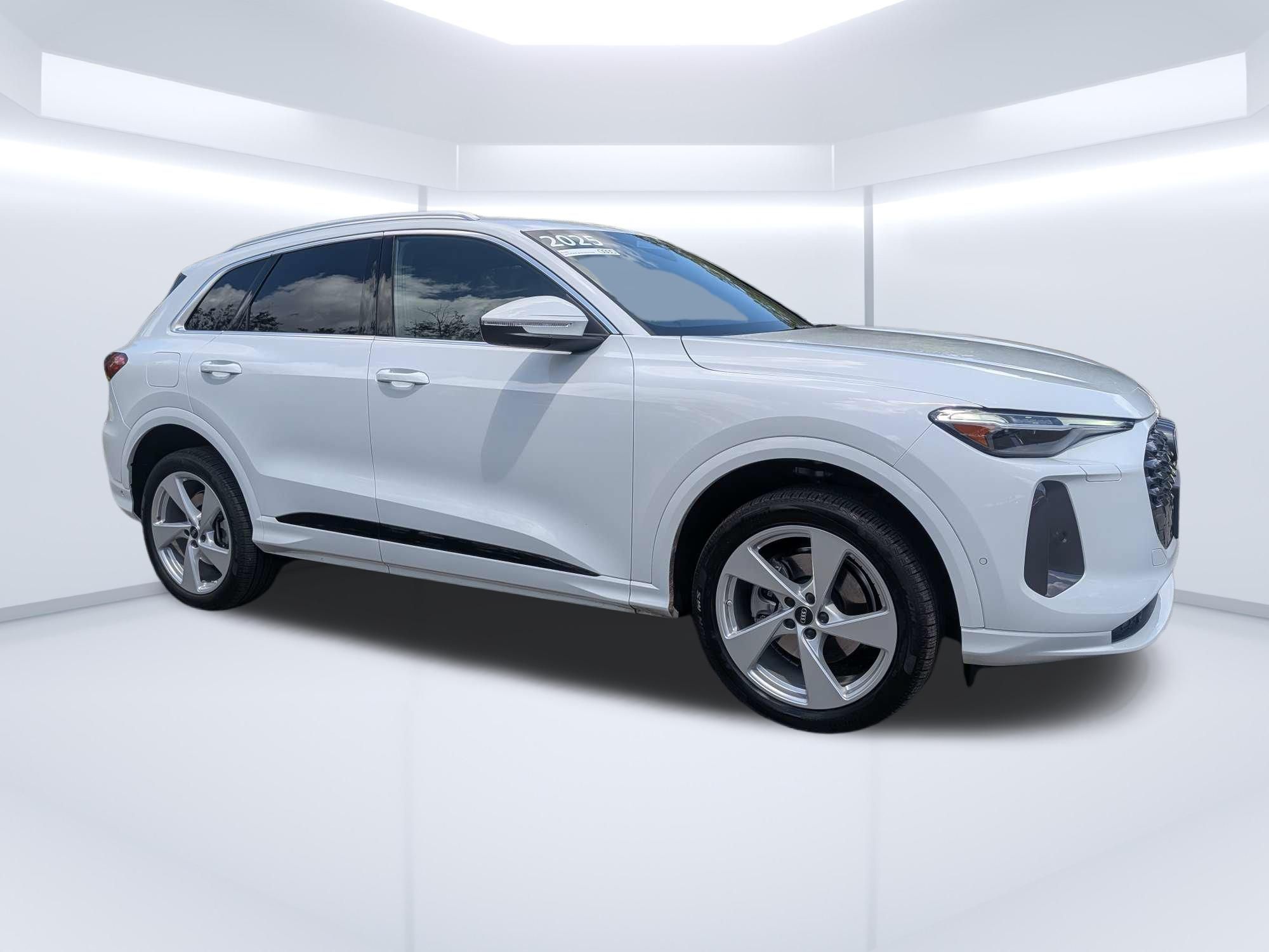 Glacier White Metallic 2025 Audi Q5 SUV / Crossover All-Wheel Drive 7-Speed Automatic