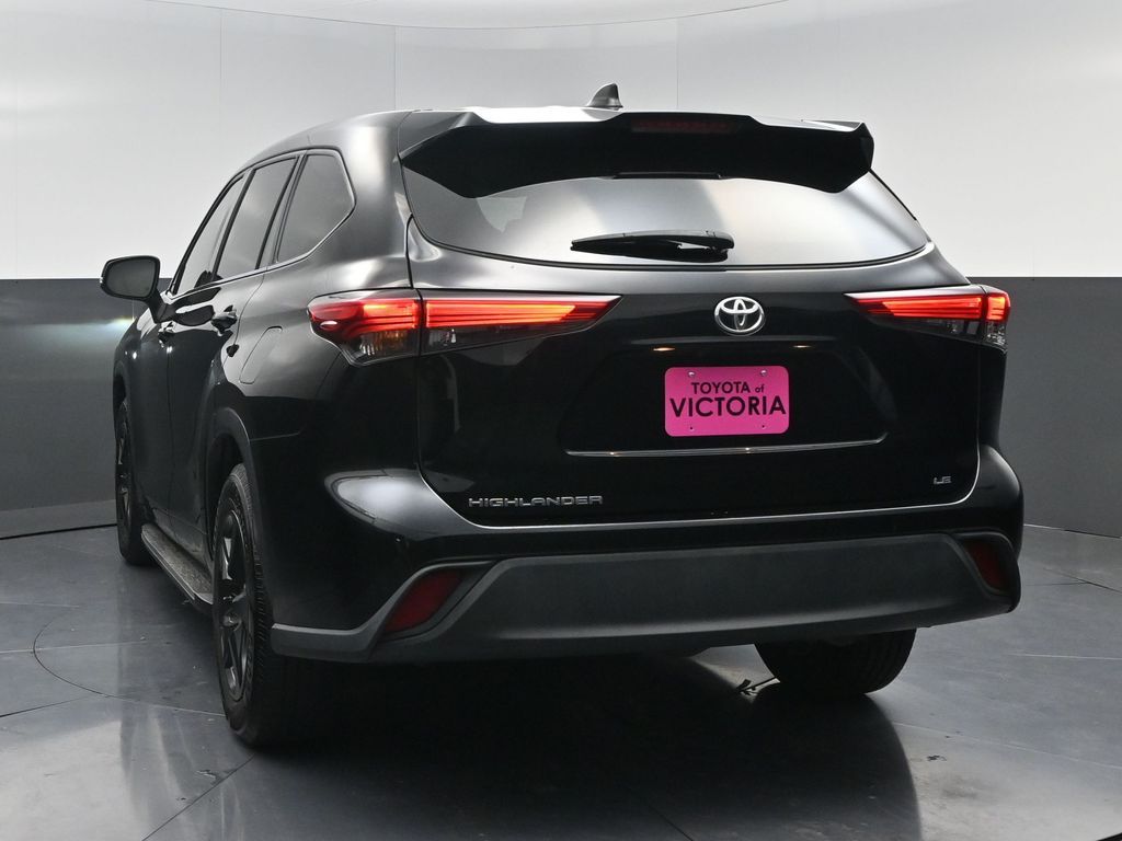 2022 Toyota Highlander LE Black at Victoria Chrysler Dodge Jeep Ram