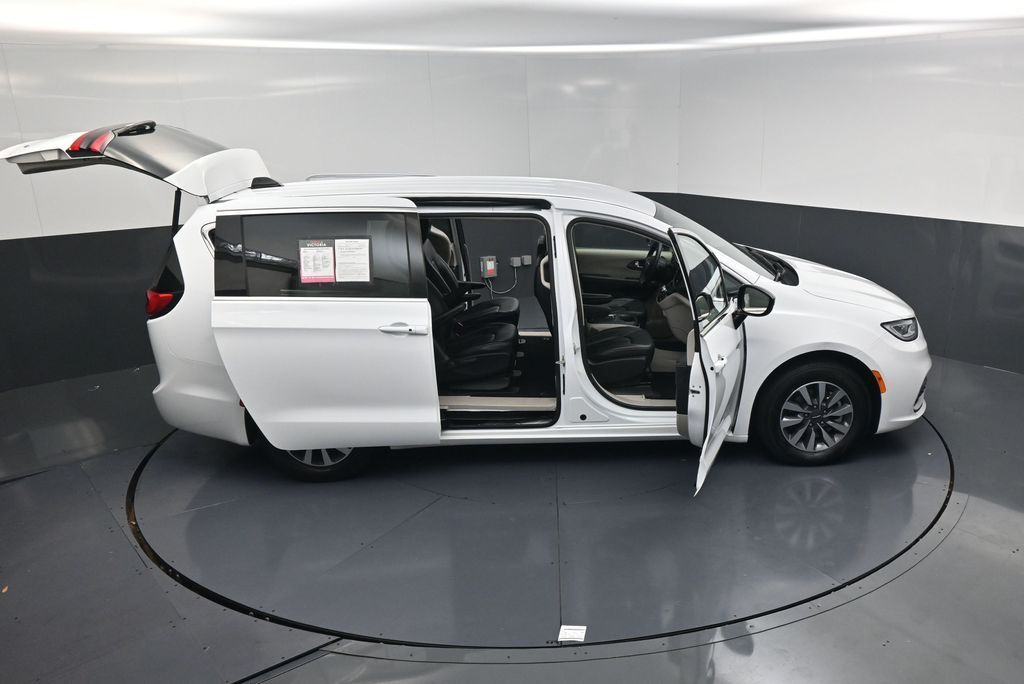 2024 Chrysler Pacifica Hybrid Select White at Bayway Cadillac of The Woodlands