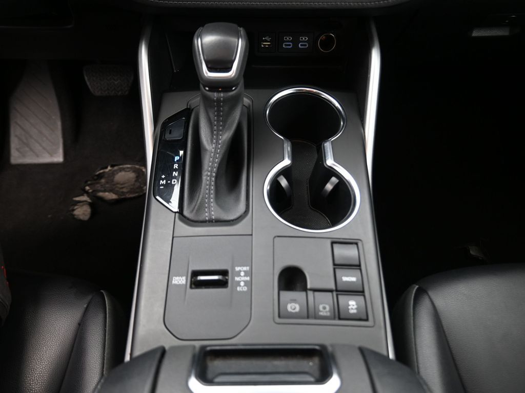 2023 Toyota Highlander XLE - 8