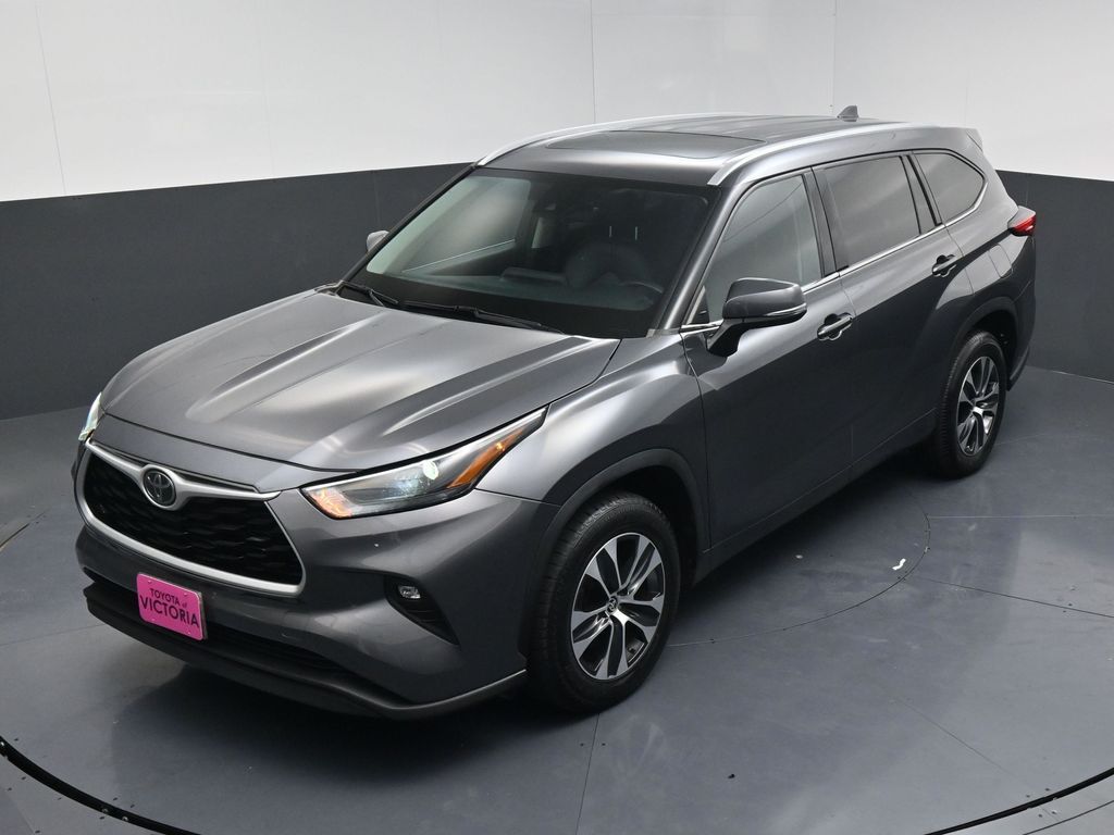 2022 Toyota Highlander XLE Gray at Gullo Toyota