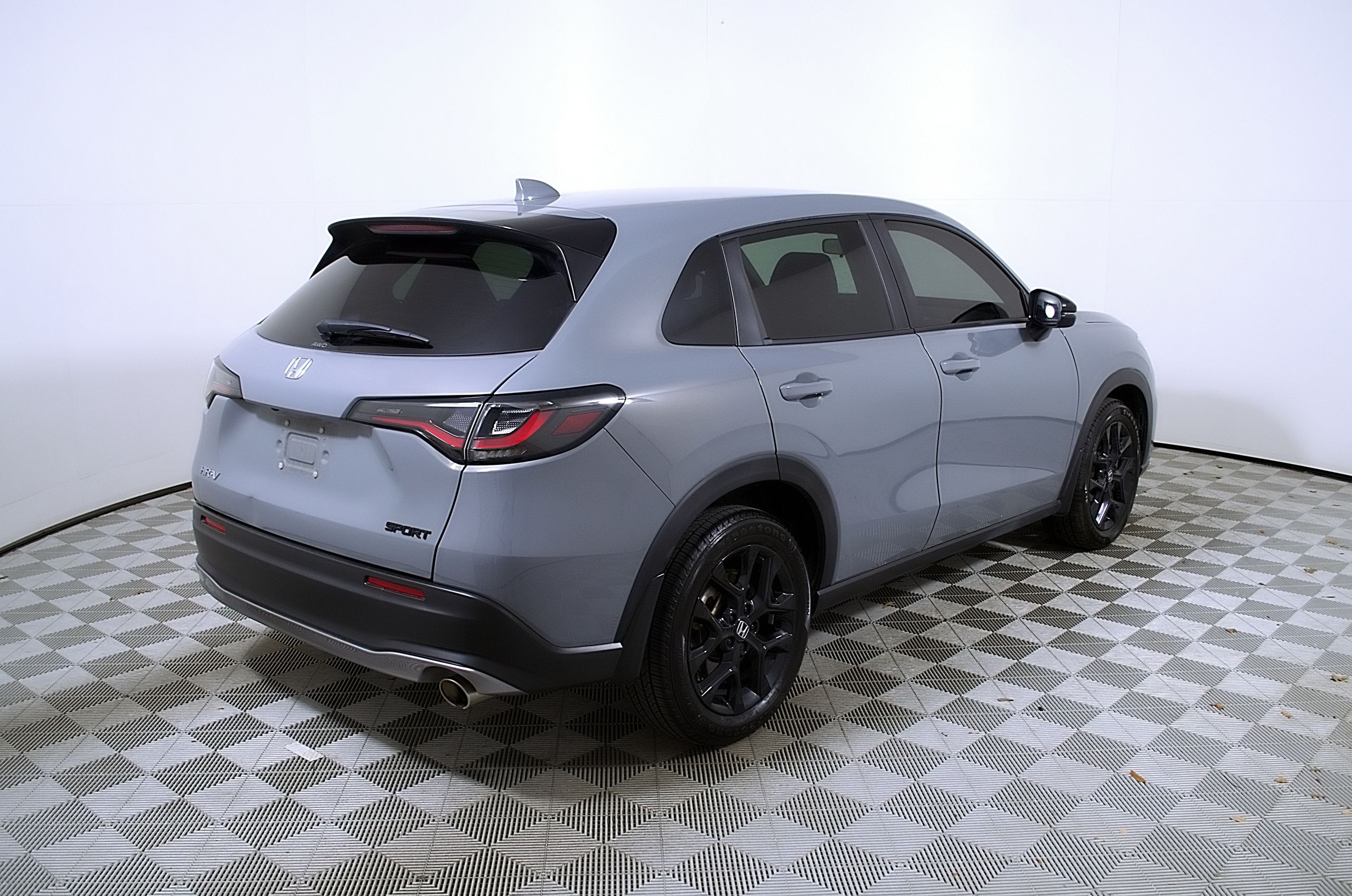 View vehicle photo 7