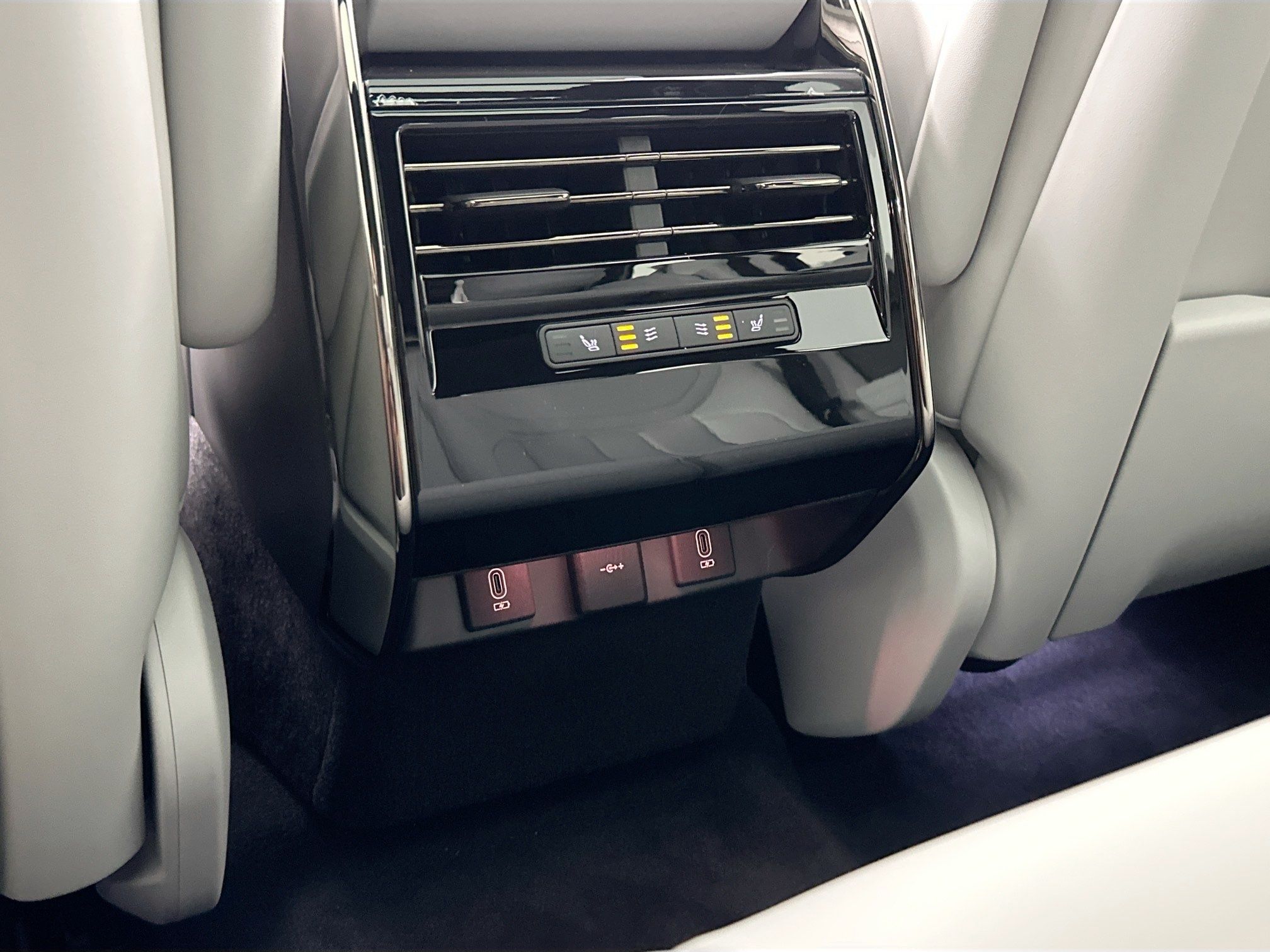 new 2026 Land Rover Range Rover Sport car, priced at $89,120