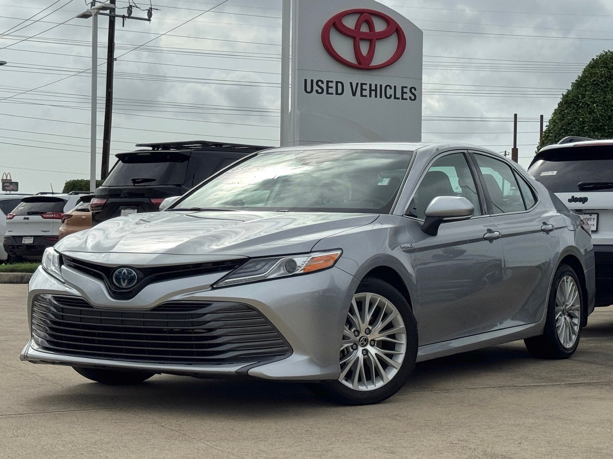2020 Toyota Camry Hybrid XLE Silver at Gullo Toyota