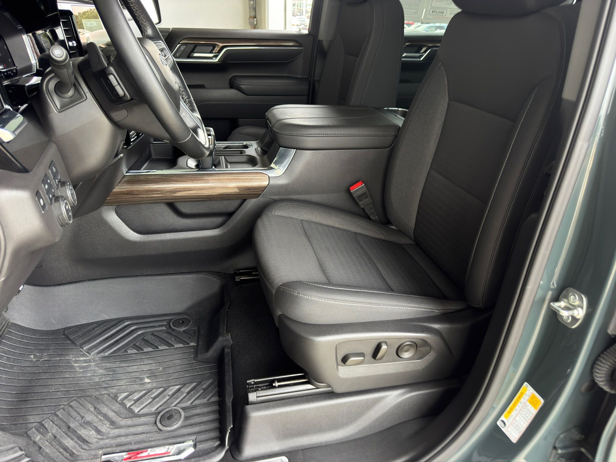 2025 Chevrolet Silverado 1500 LT Trail Boss - 10