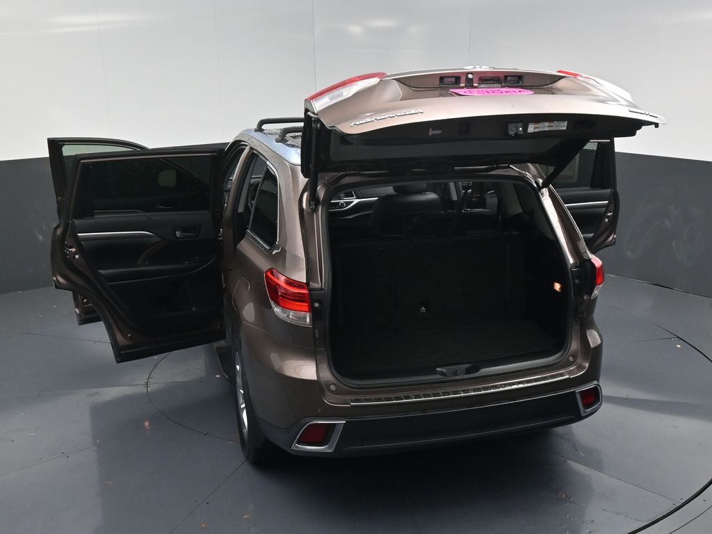 2019 Toyota Highlander Limited Brown at Classic Elite Chevrolet Sugar Land