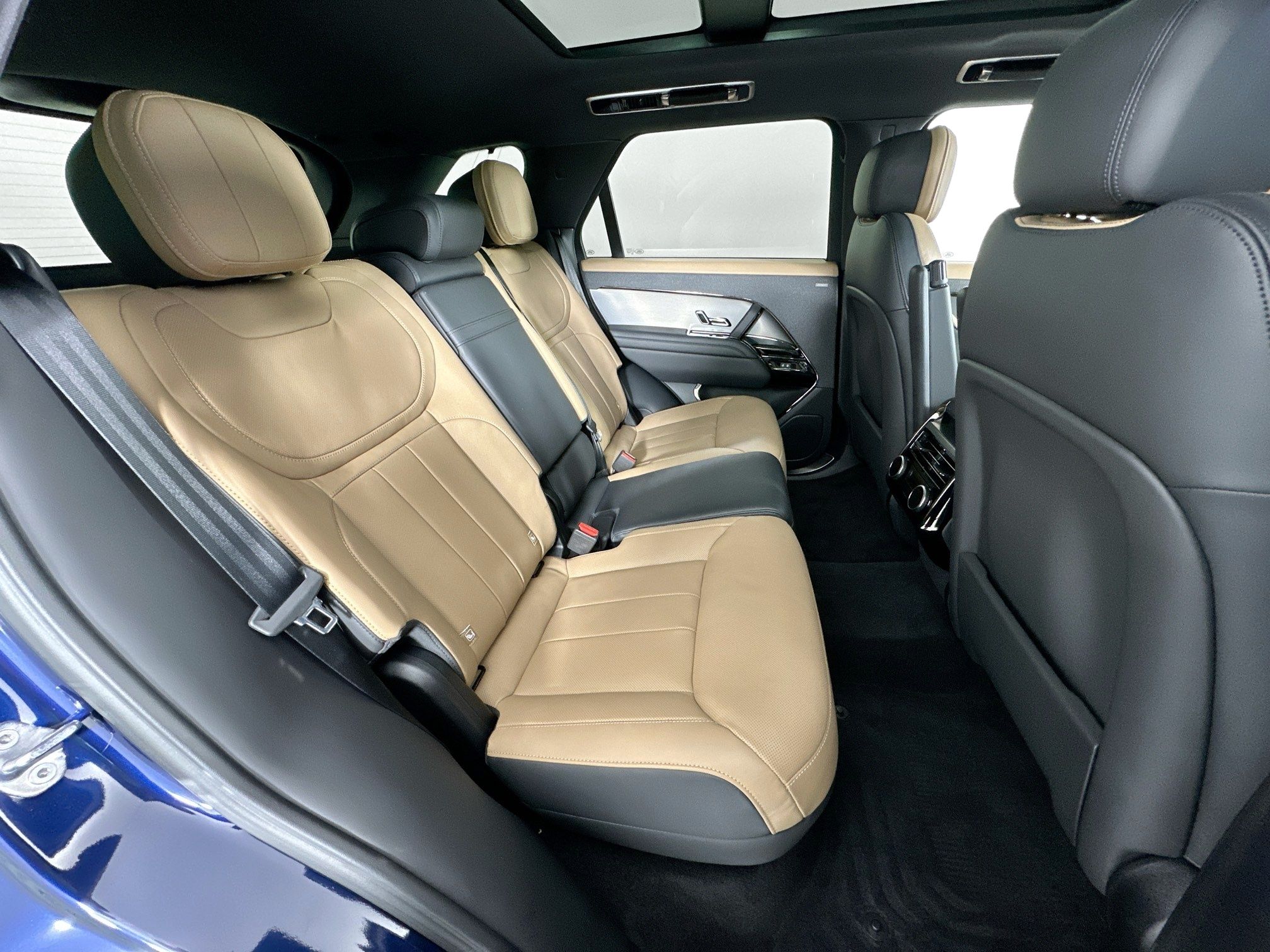 used 2023 Land Rover Range Rover Sport car, priced at $76,998