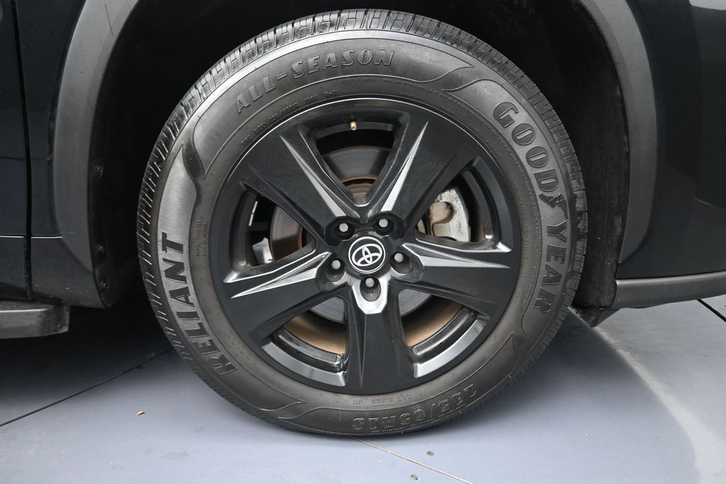 2022 Toyota Highlander LE Black at Victoria Chrysler Dodge Jeep Ram