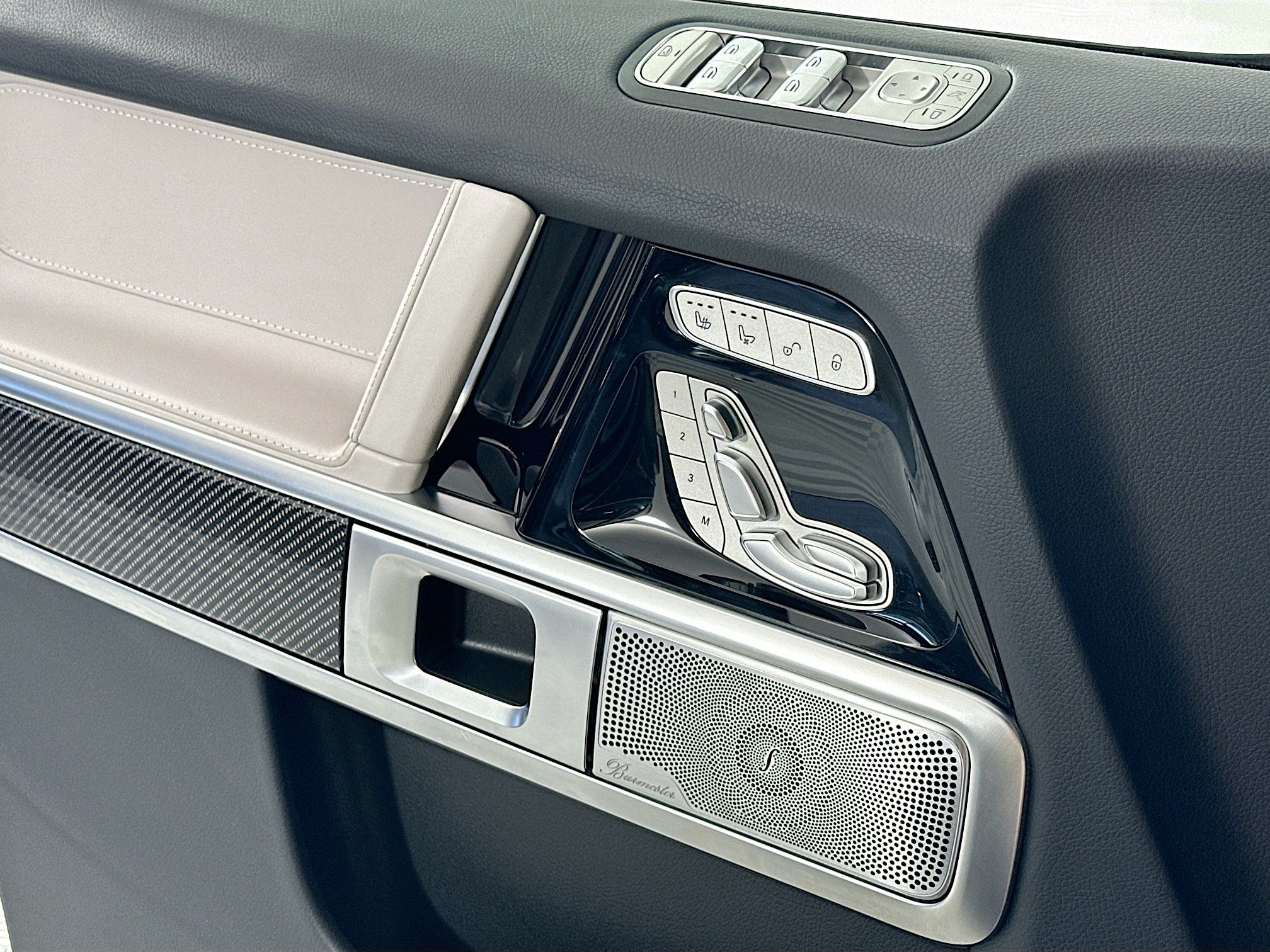 used 2022 Mercedes-Benz G-Class car, priced at $198,998